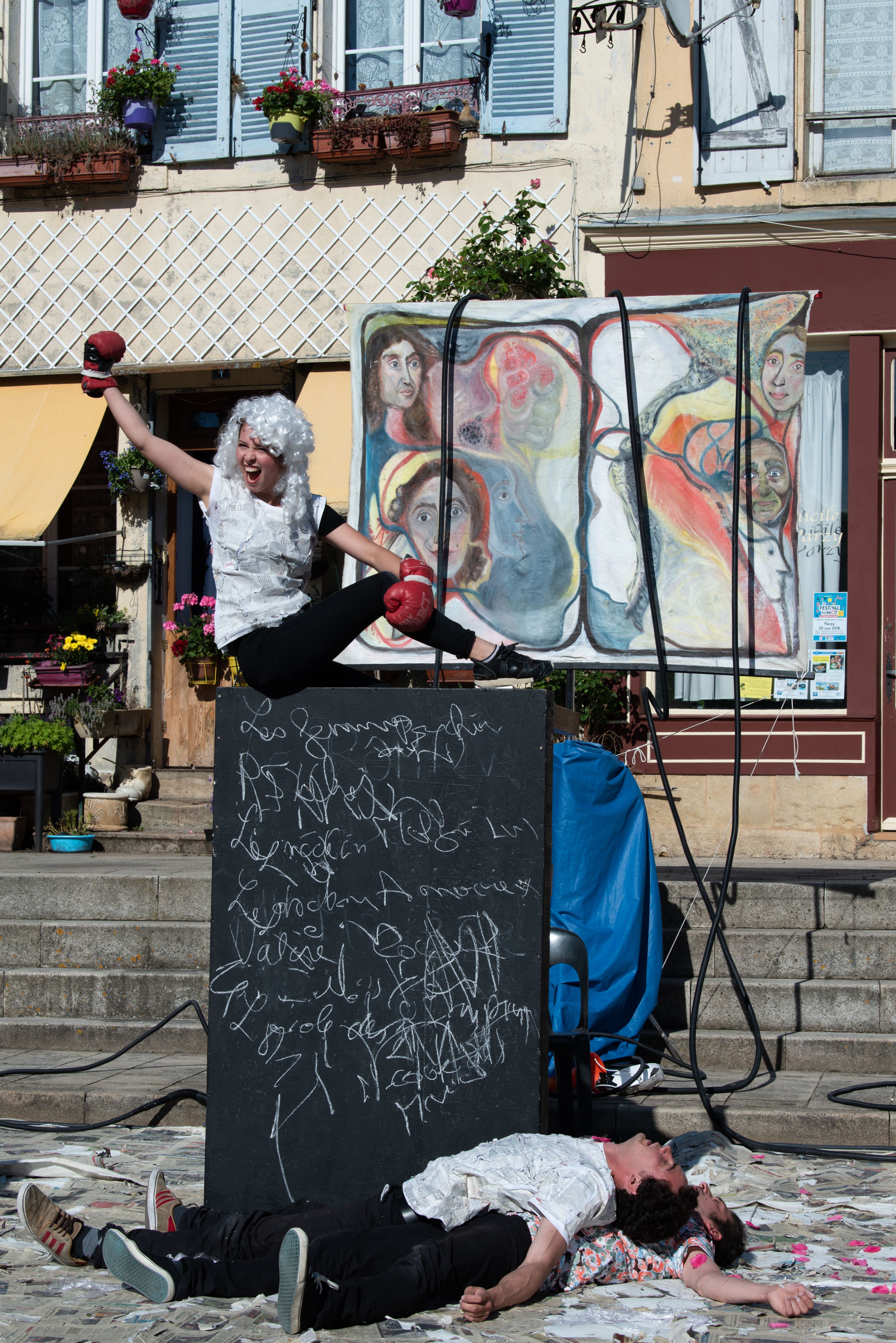 Une de la compagnie Les Barbares
