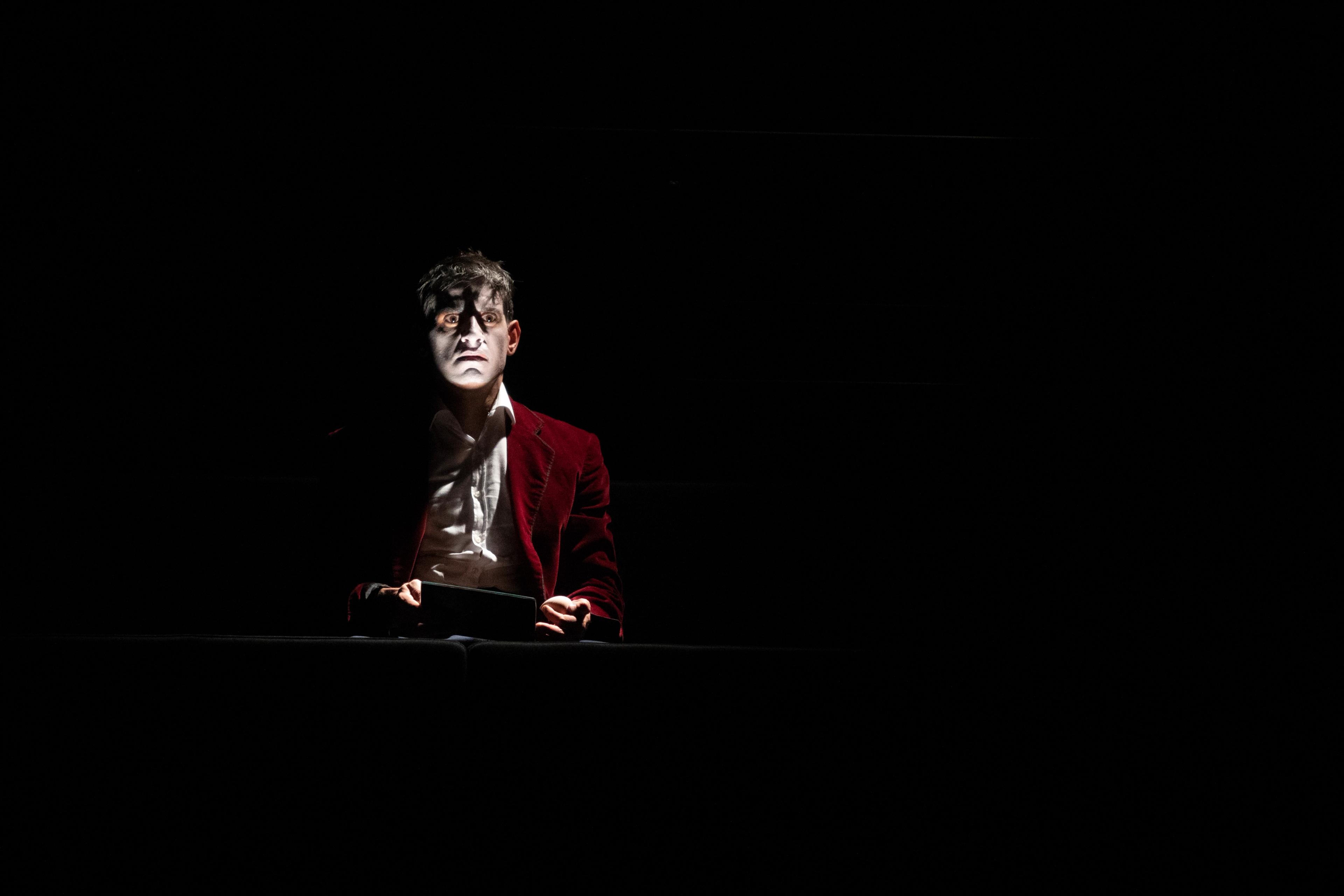 Une de la compagnie Les Barbares