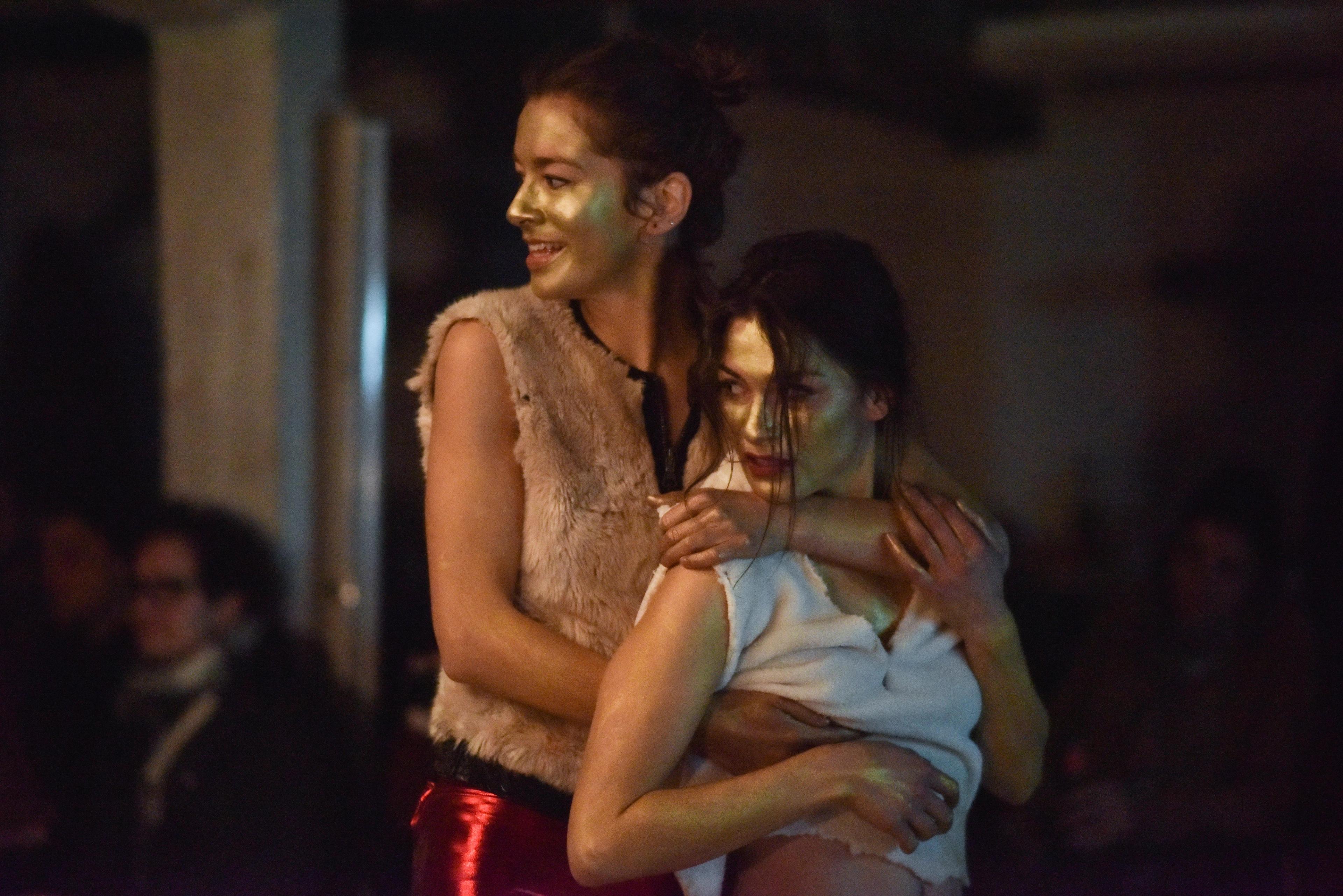 Une de la compagnie Les Barbares