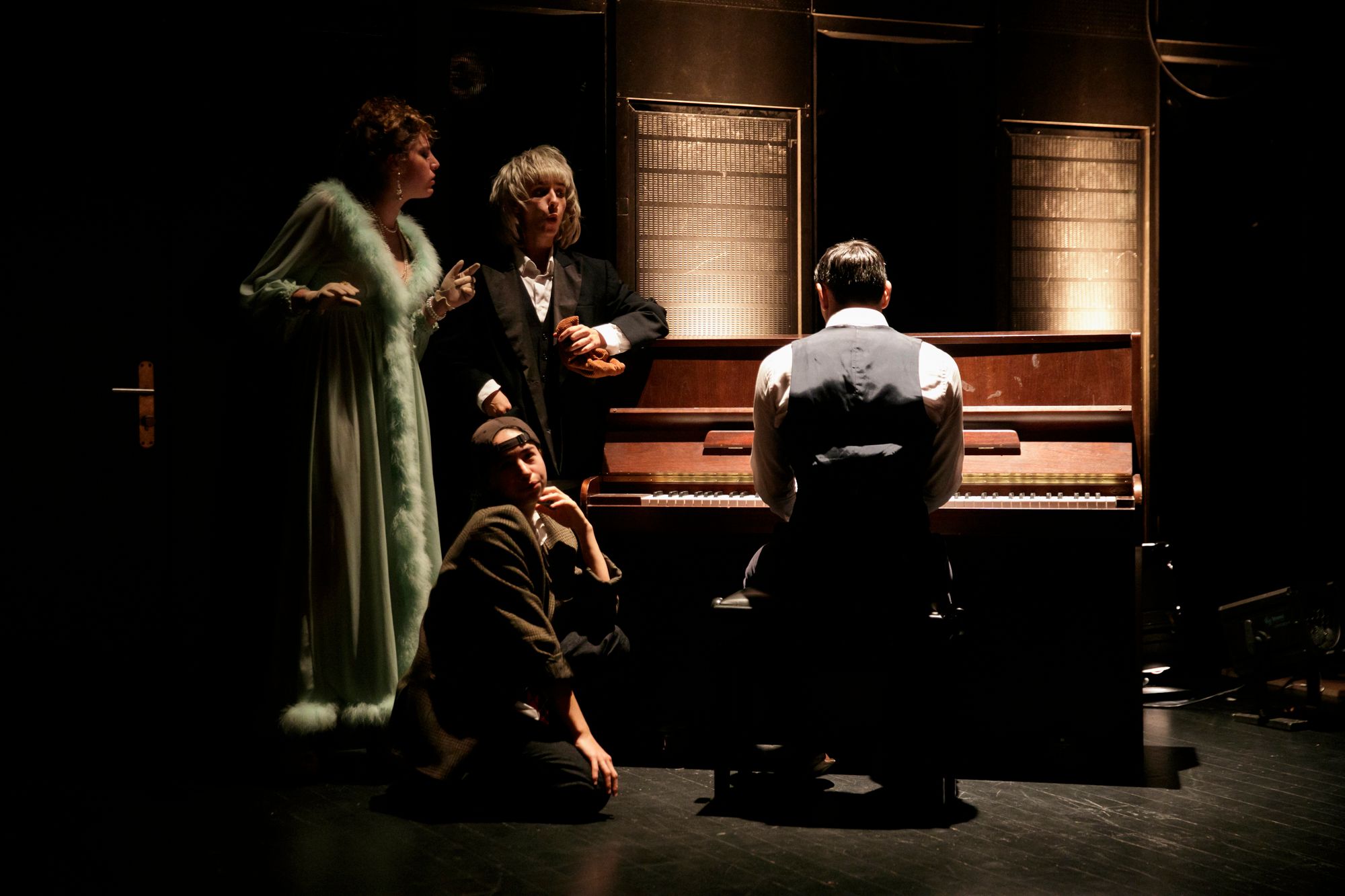 Une de la compagnie Les Barbares