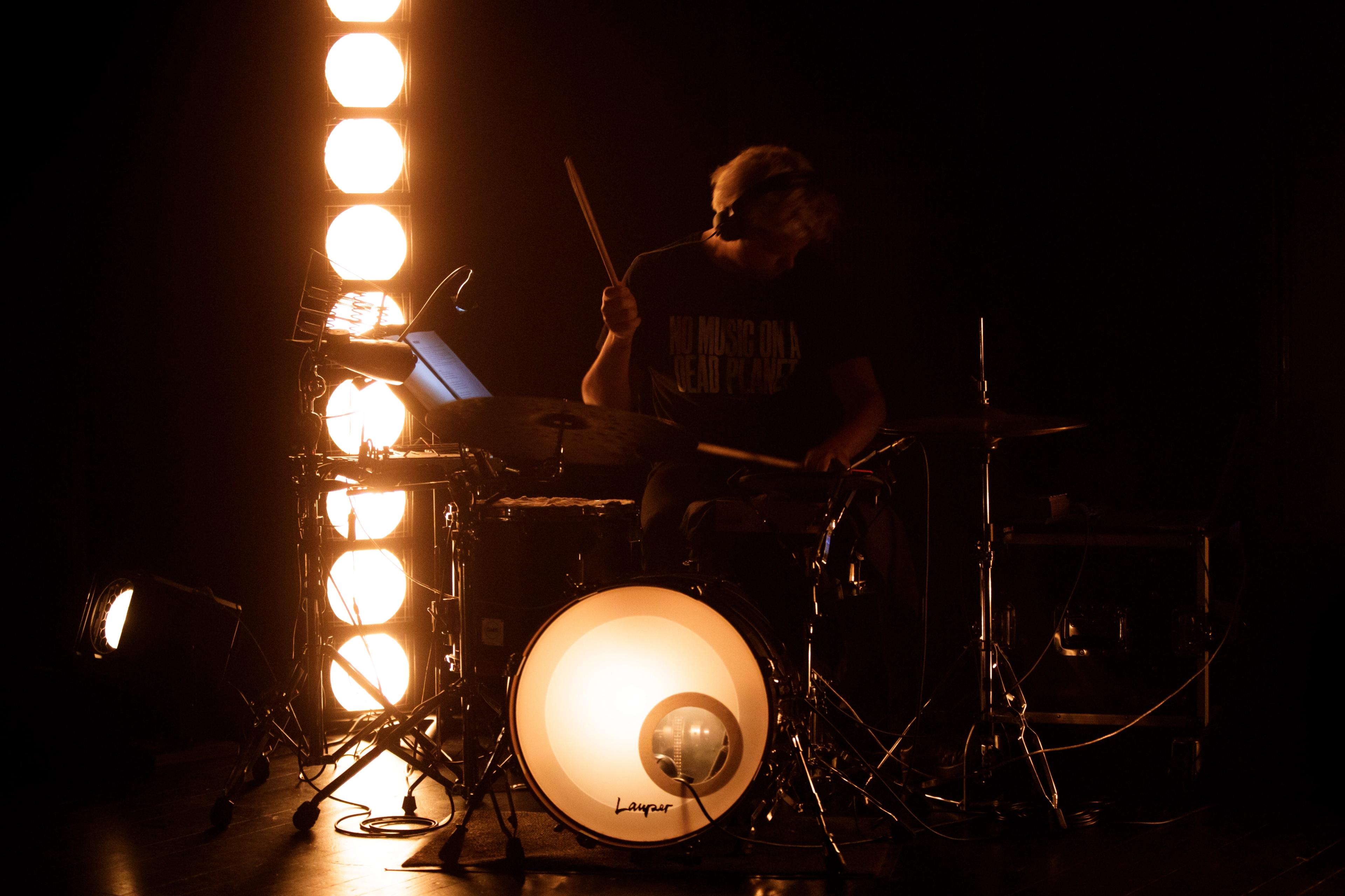 Une de la compagnie Les Barbares