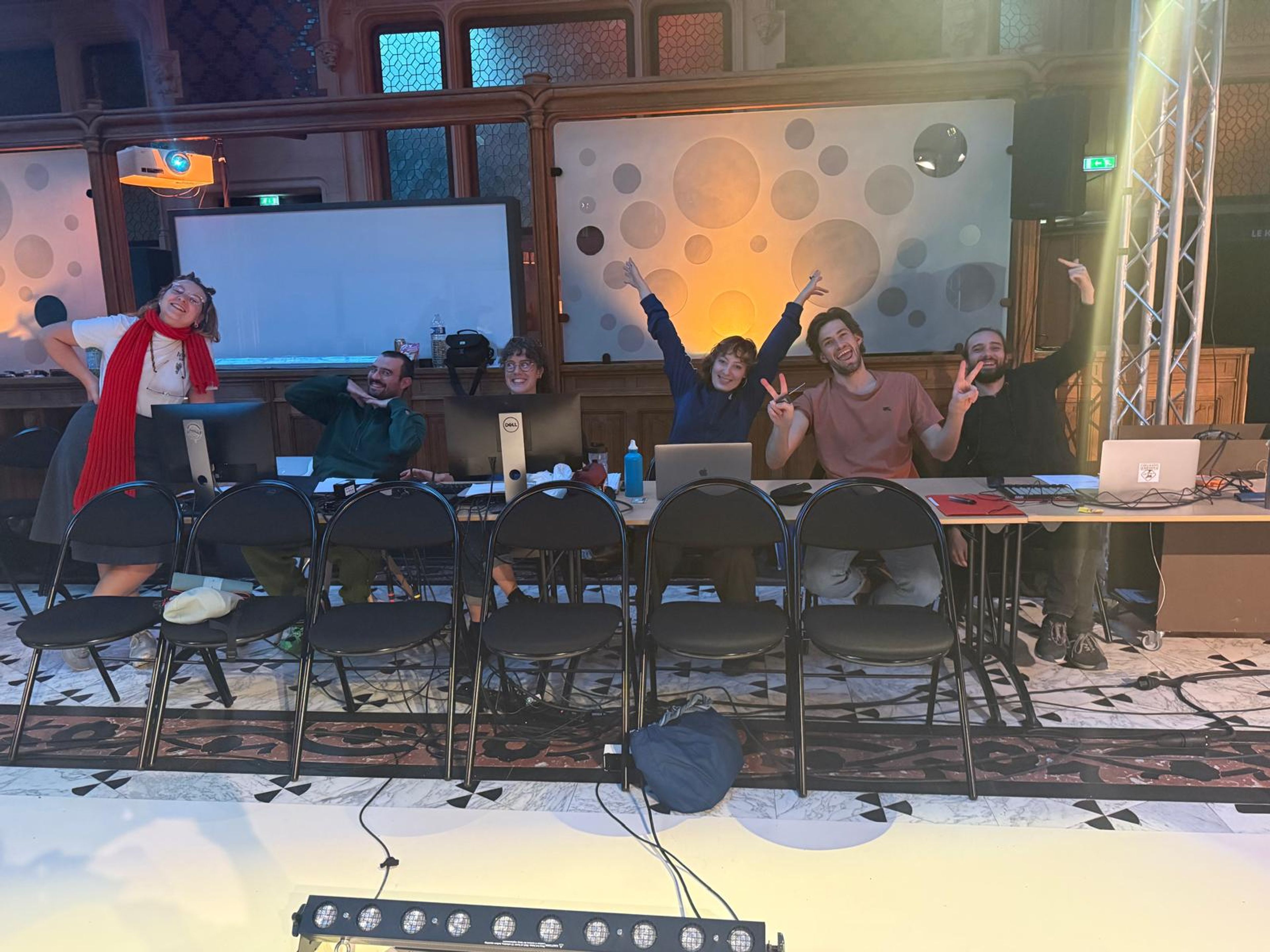 Une de la compagnie Les Barbares