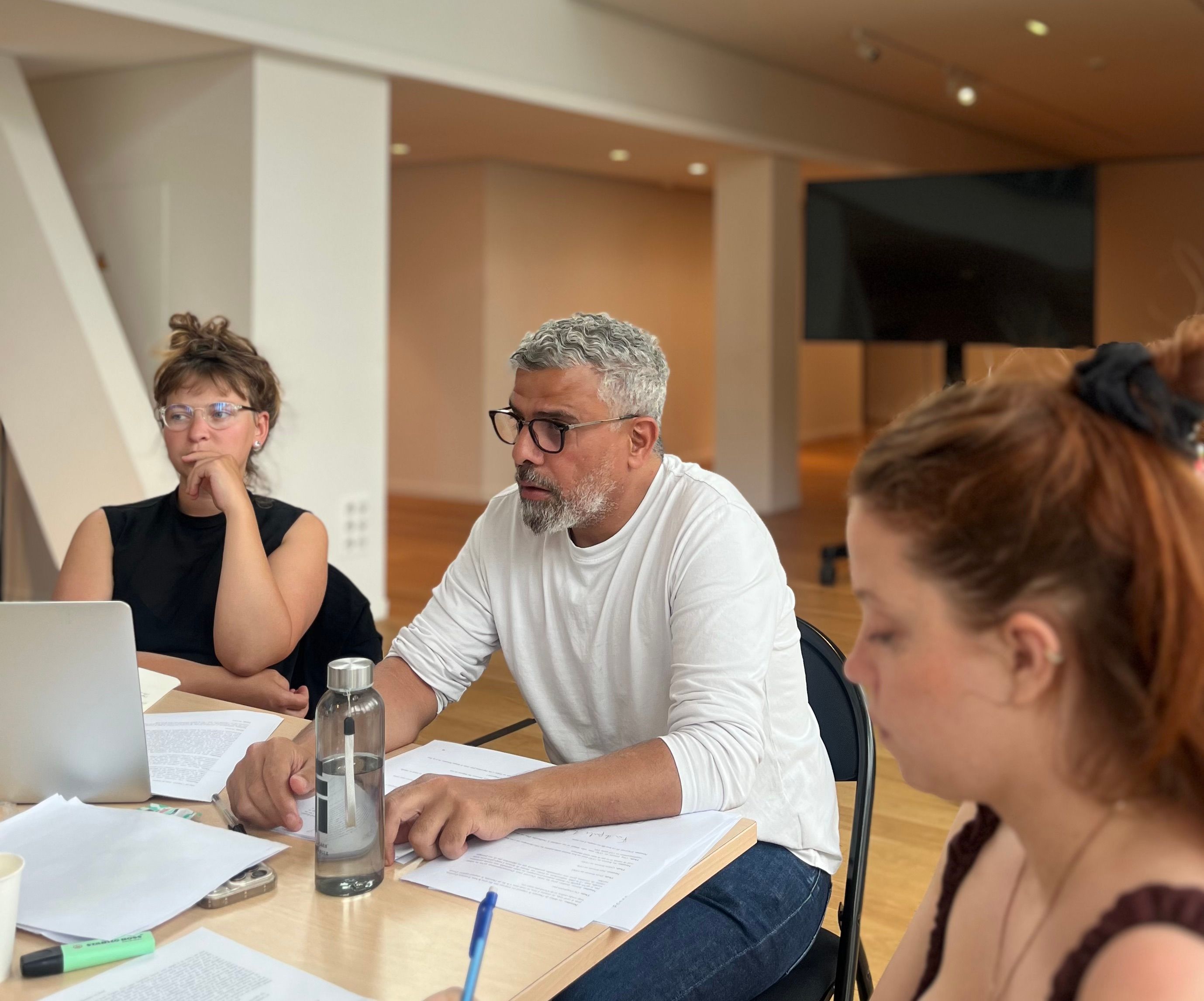 Une de la compagnie Les Barbares