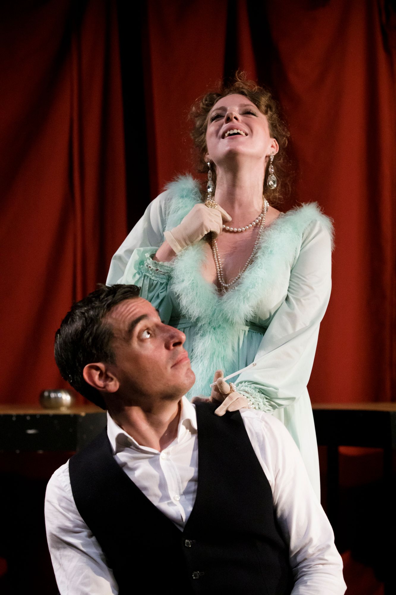 Une de la compagnie Les Barbares