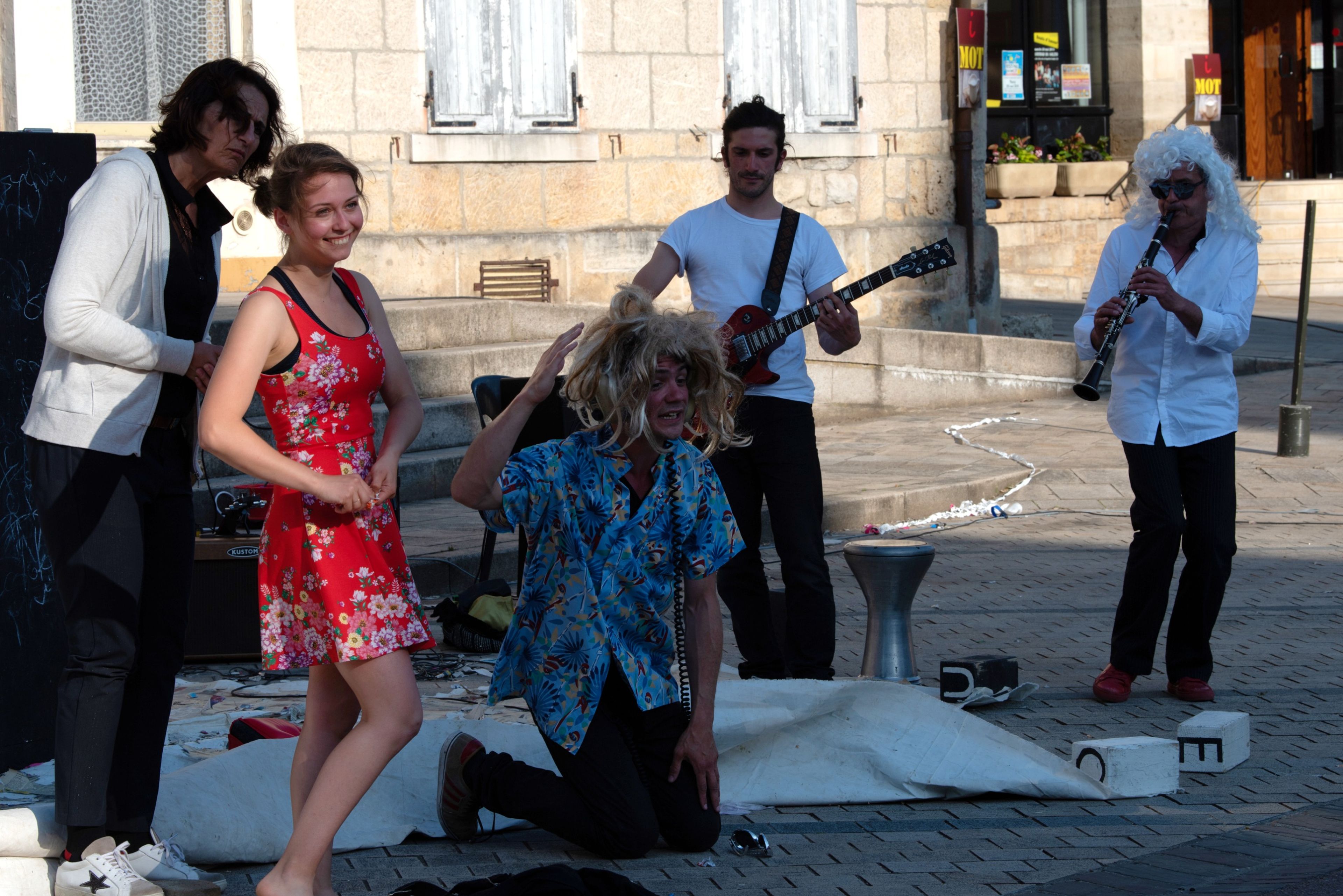 Une de la compagnie Les Barbares