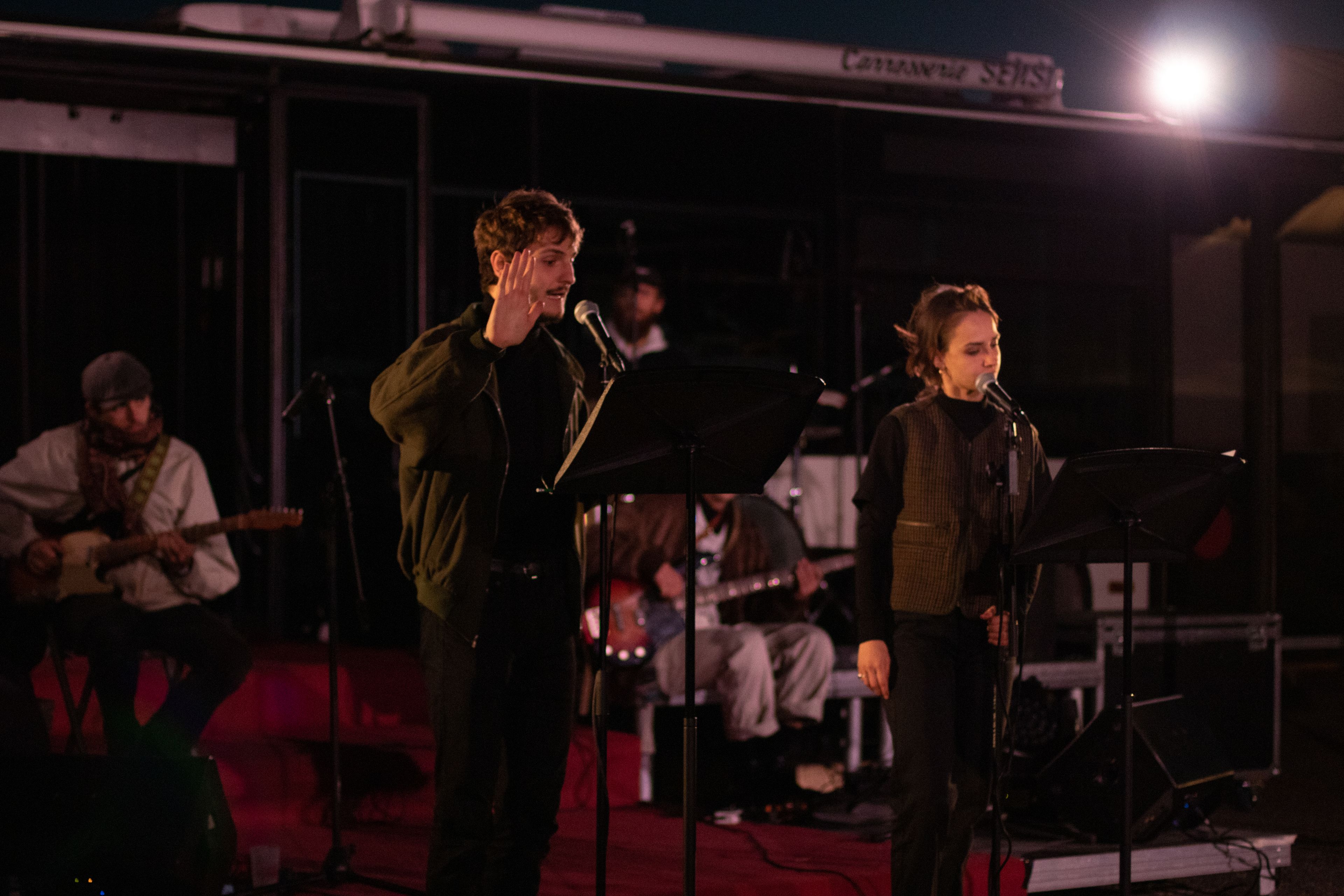 Une de la compagnie Les Barbares