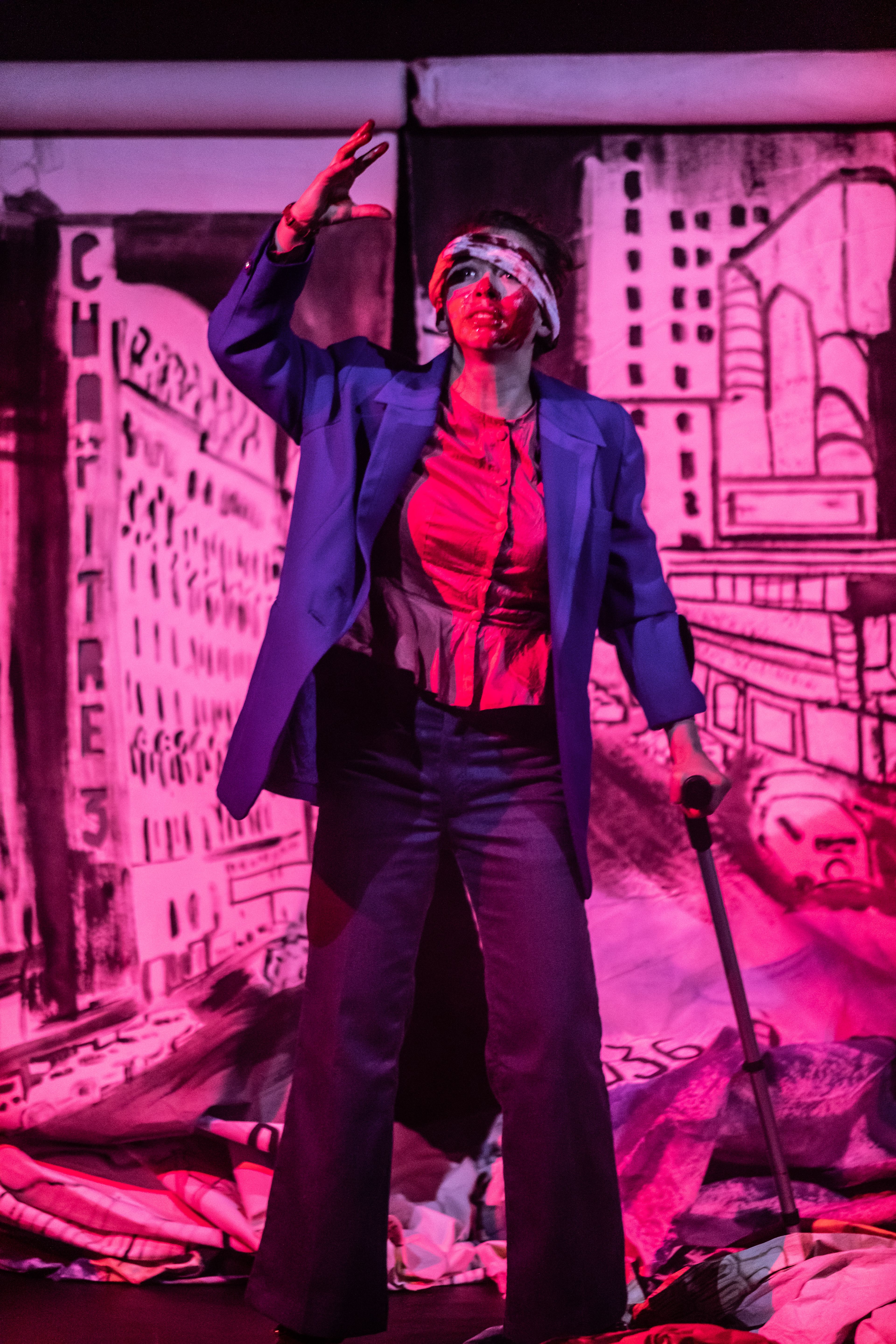 Une de la compagnie Les Barbares