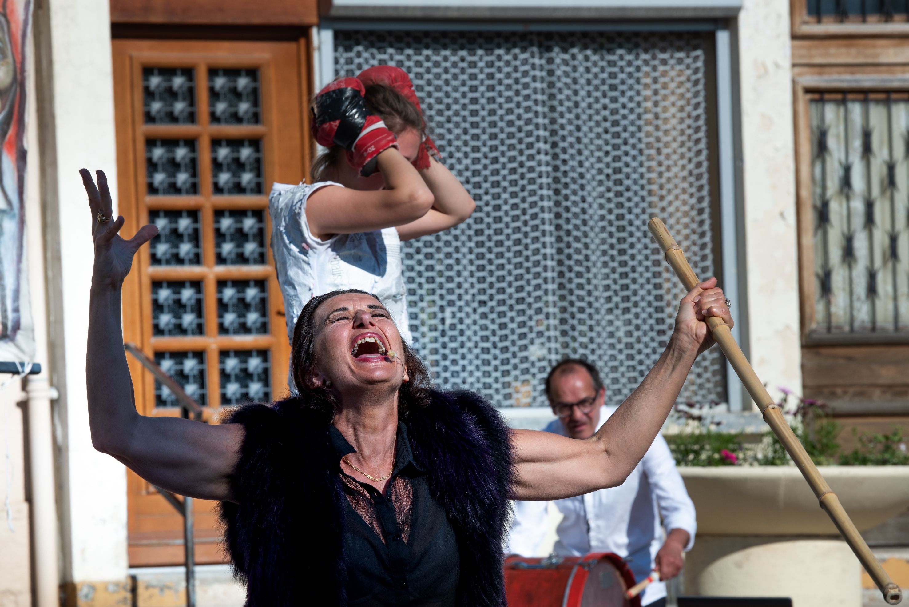 Une de la compagnie Les Barbares