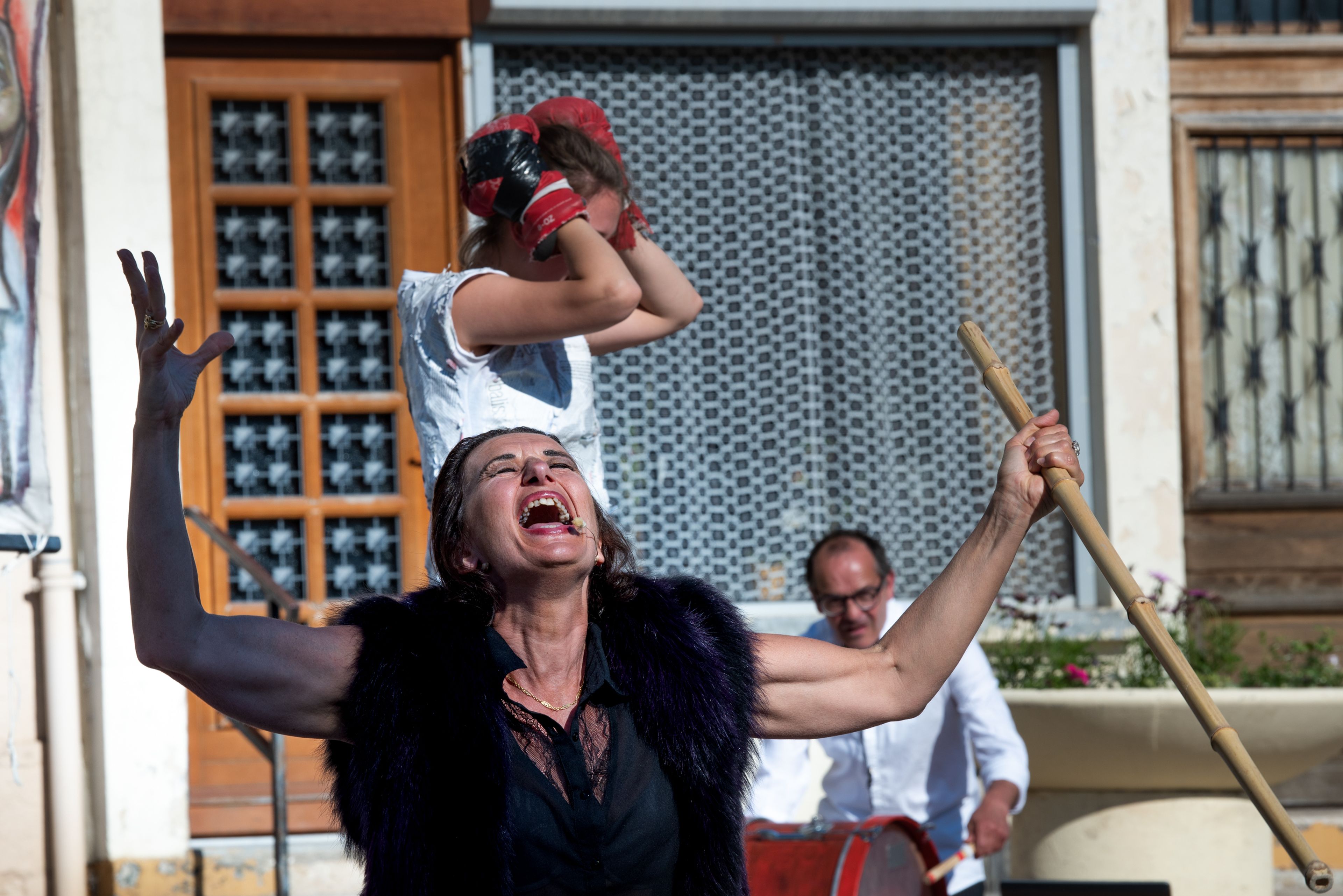 Une de la compagnie Les Barbares