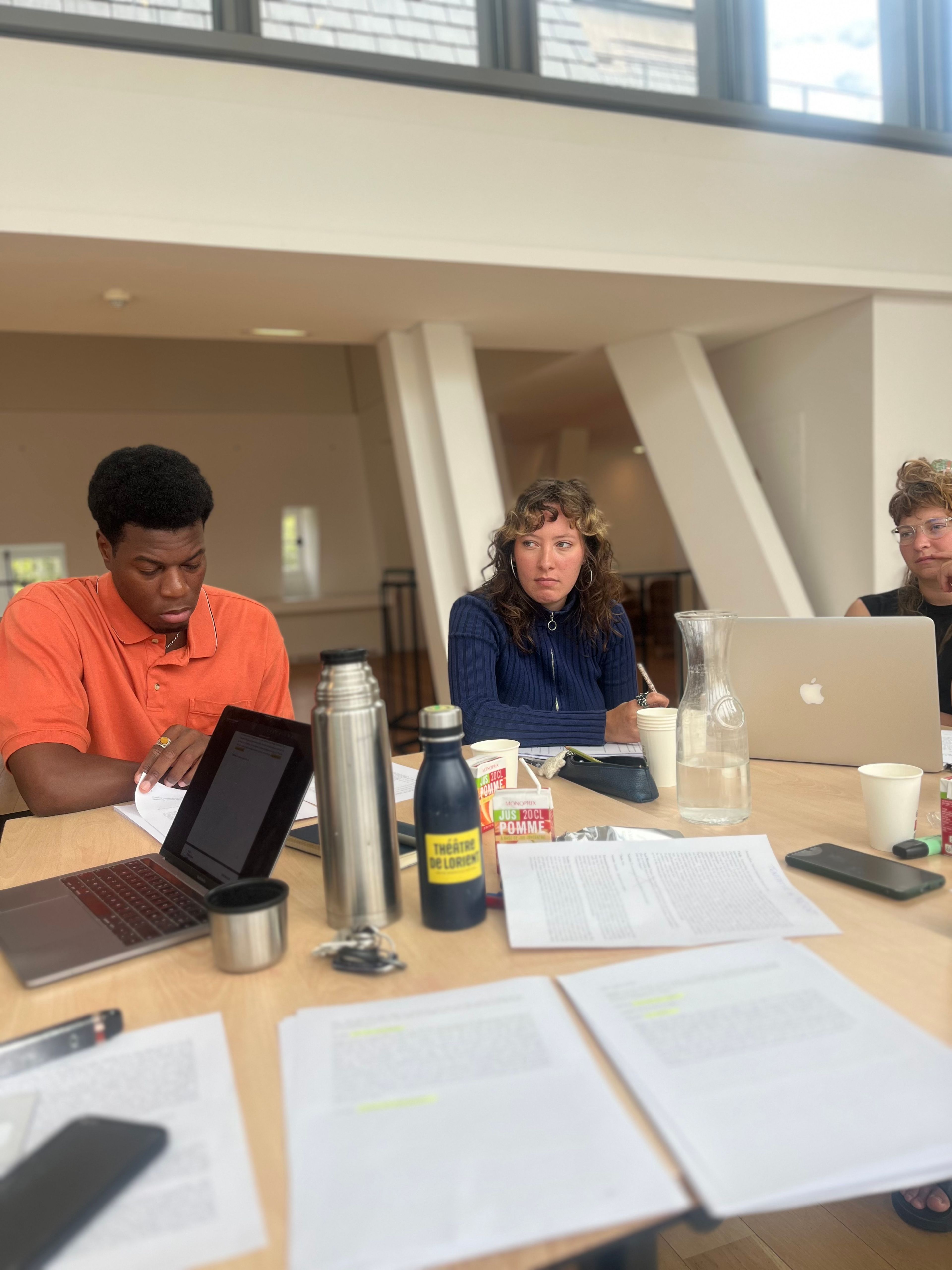 Une de la compagnie Les Barbares