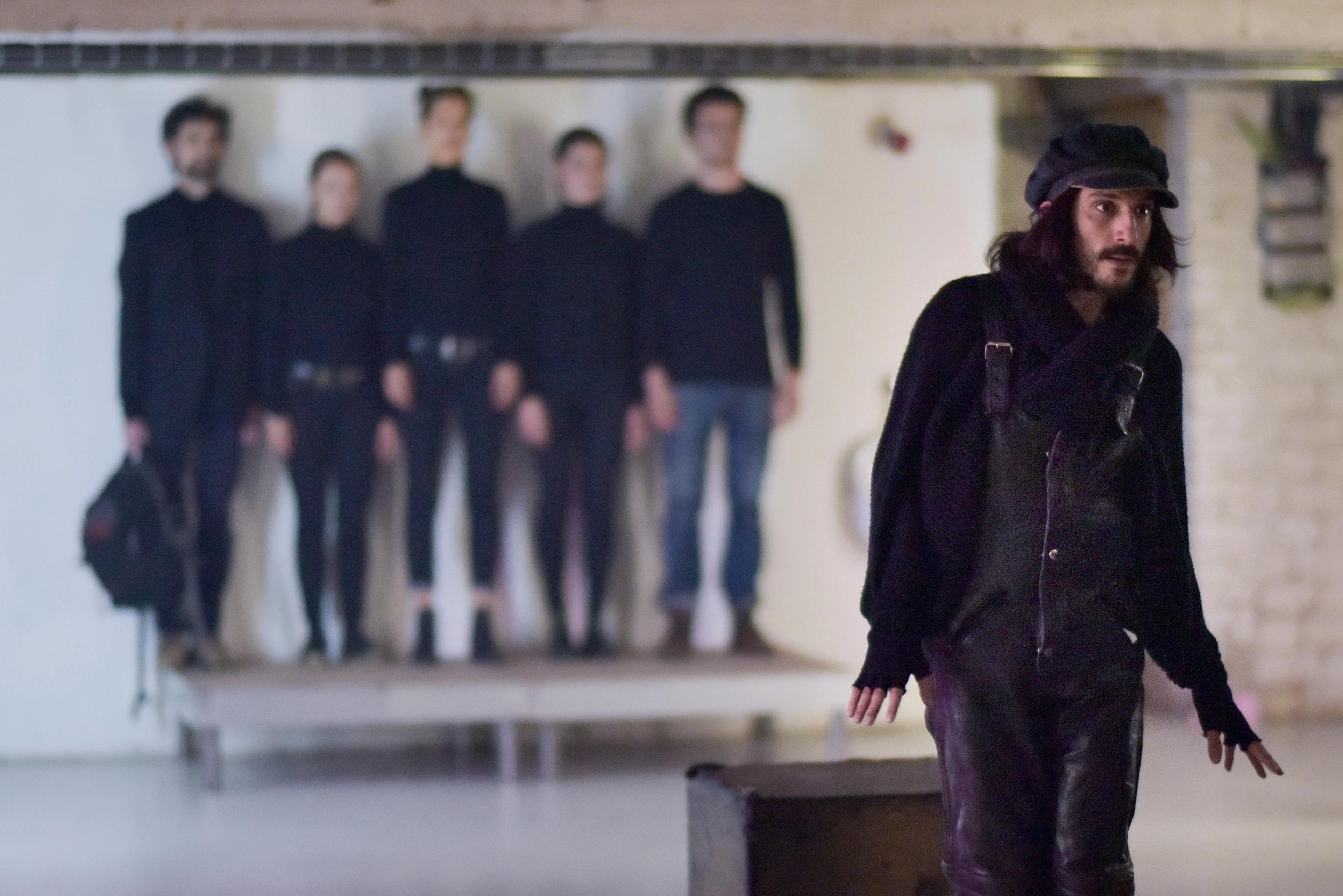 Une de la compagnie Les Barbares