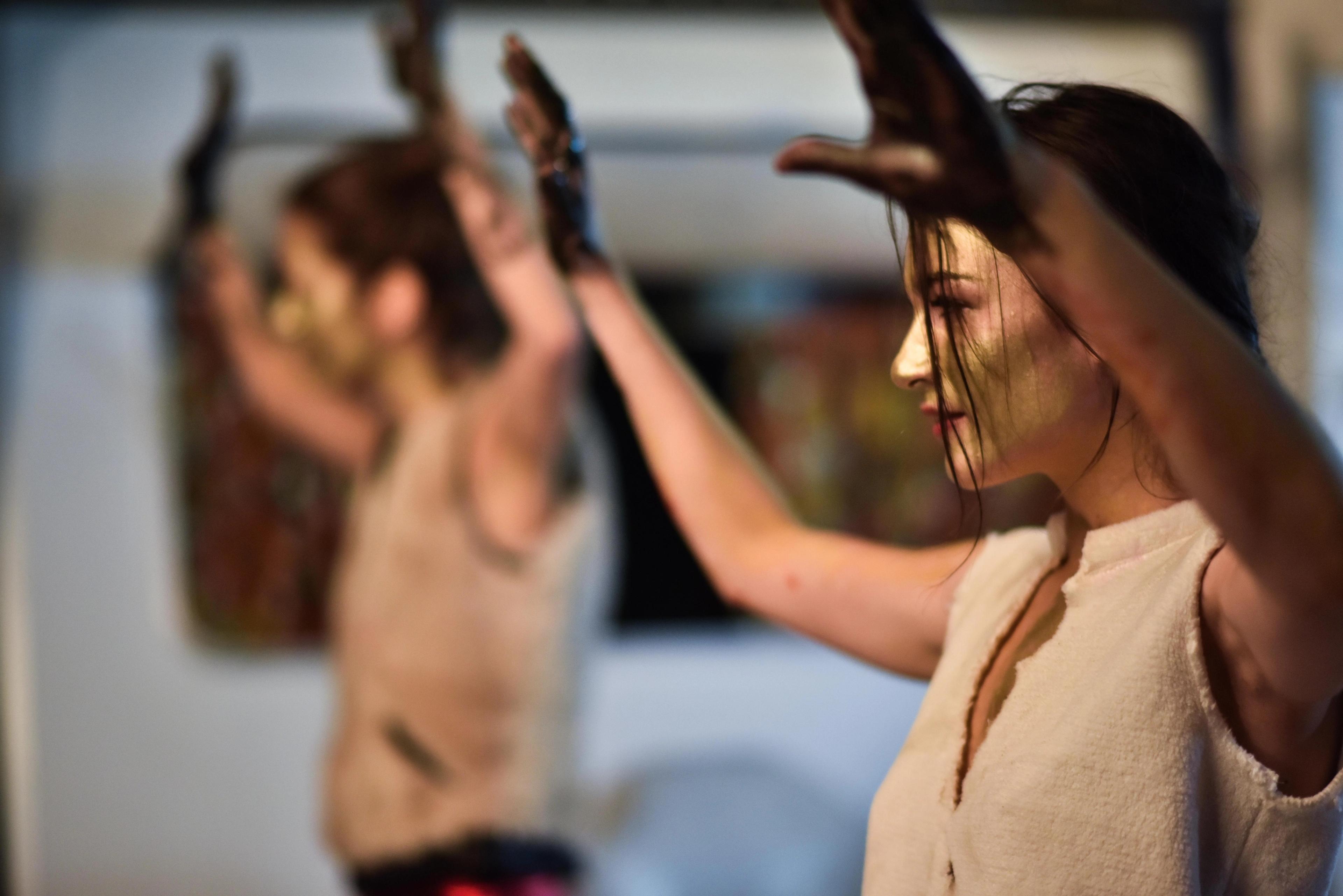 Une de la compagnie Les Barbares