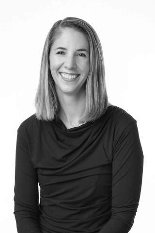 WEB-CROP Susanne Hake-8.png