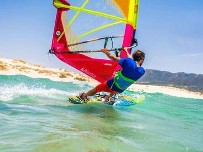 Maintenance préventive du matériel de windsurf : guide complet d'entretien