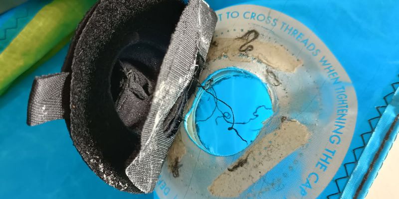 Image mise en avant - Réparations d'urgence en kitesurf : que faire sur le spot - Guide de survie