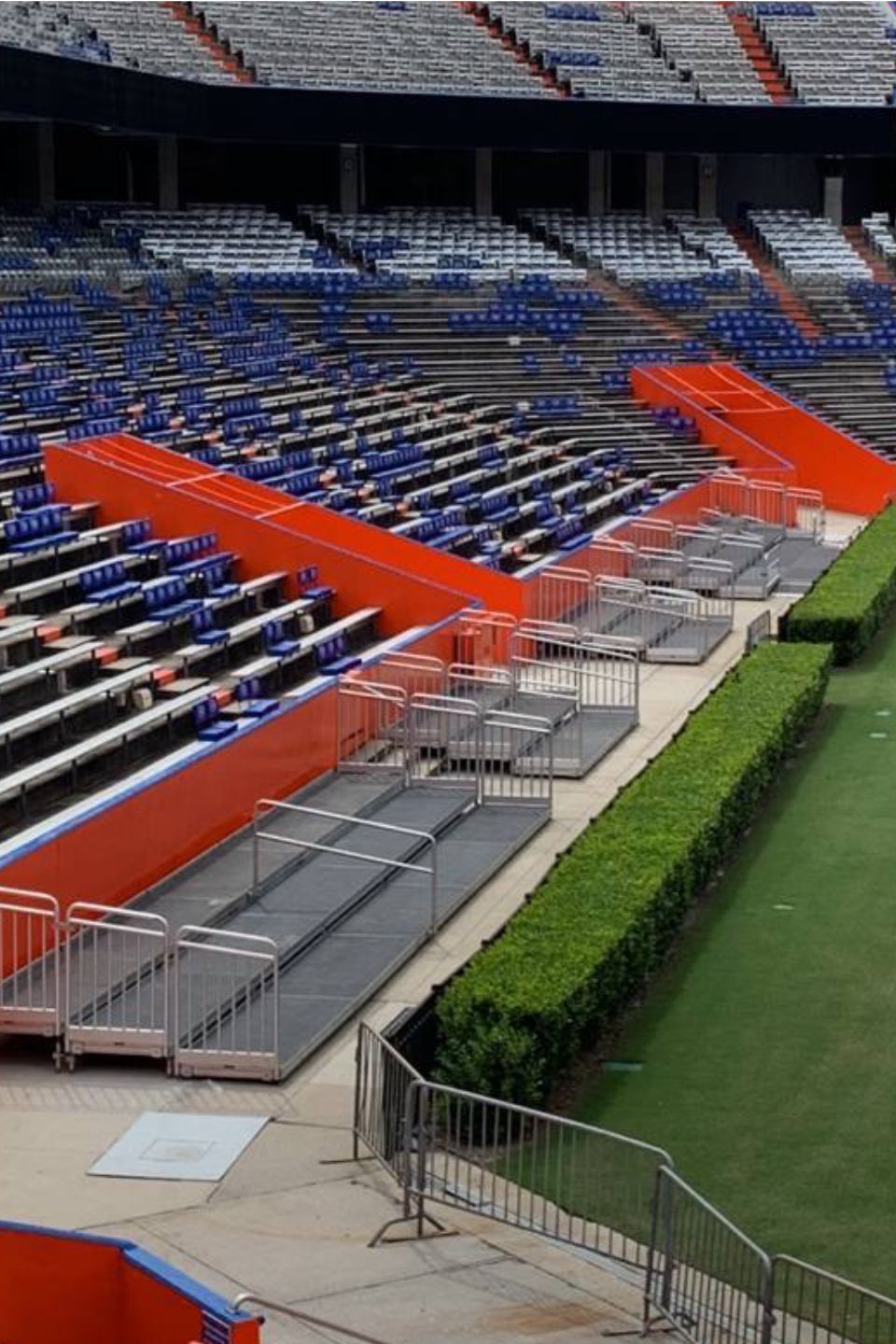 BLEACHERS & SEATING STRUCTURES