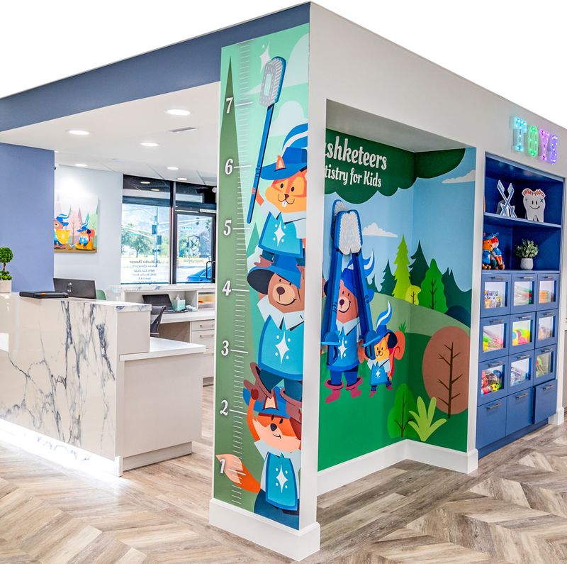Window & wall graphics, VE Signs project photo
