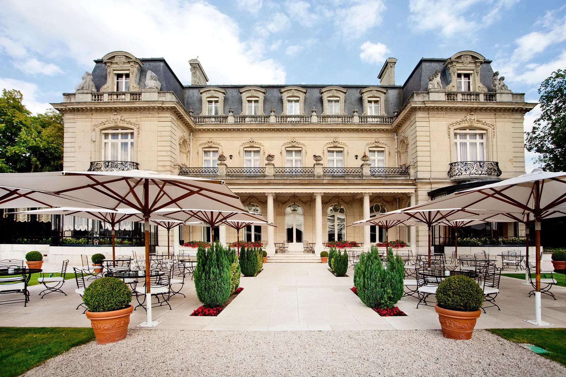 Discover Virtuoso Hotels: Get VIP benefits and discounts via Virtuoso at over 1,800 hotels
