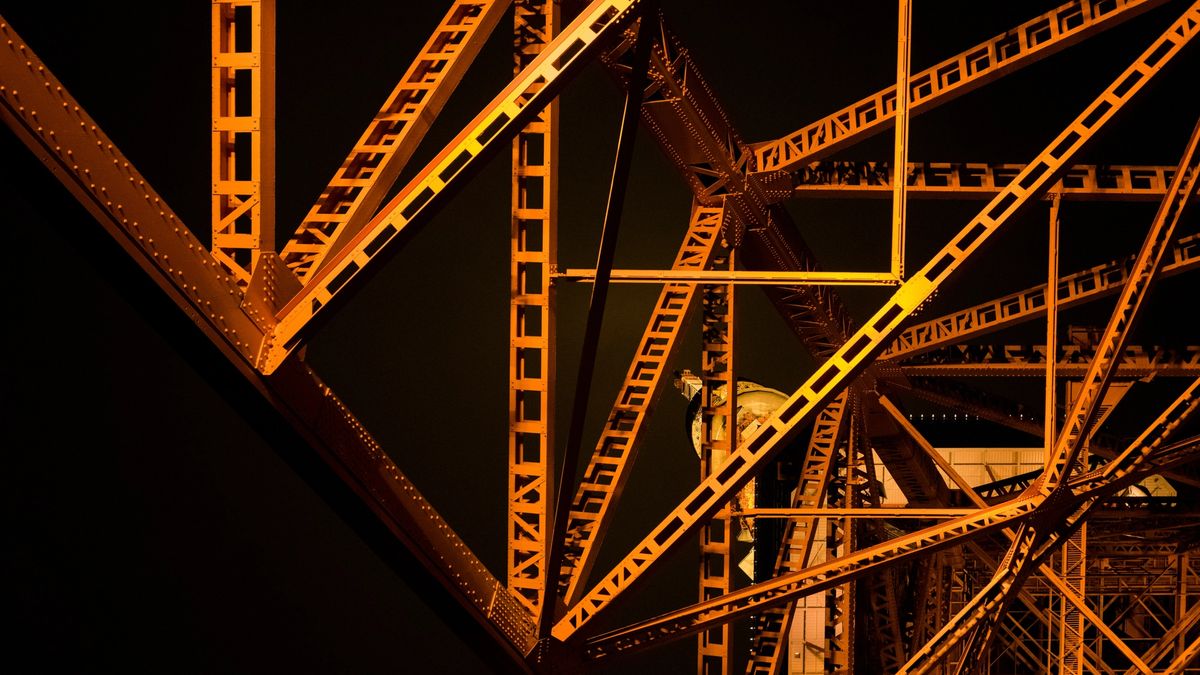 Steel structure seen from below, an image for AI due diligence in software deals