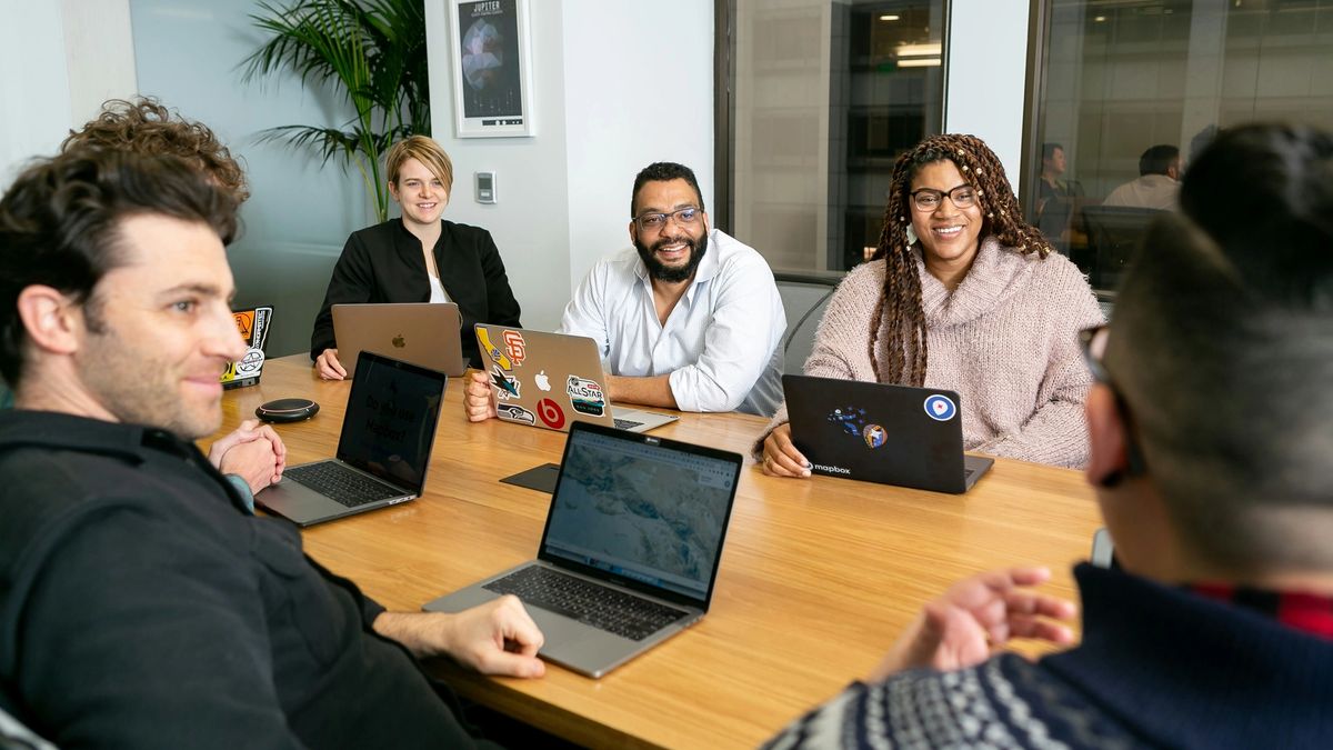 KI-Betriebssystem im Mittelstand einrichten: Governance, Tools und Prozesse