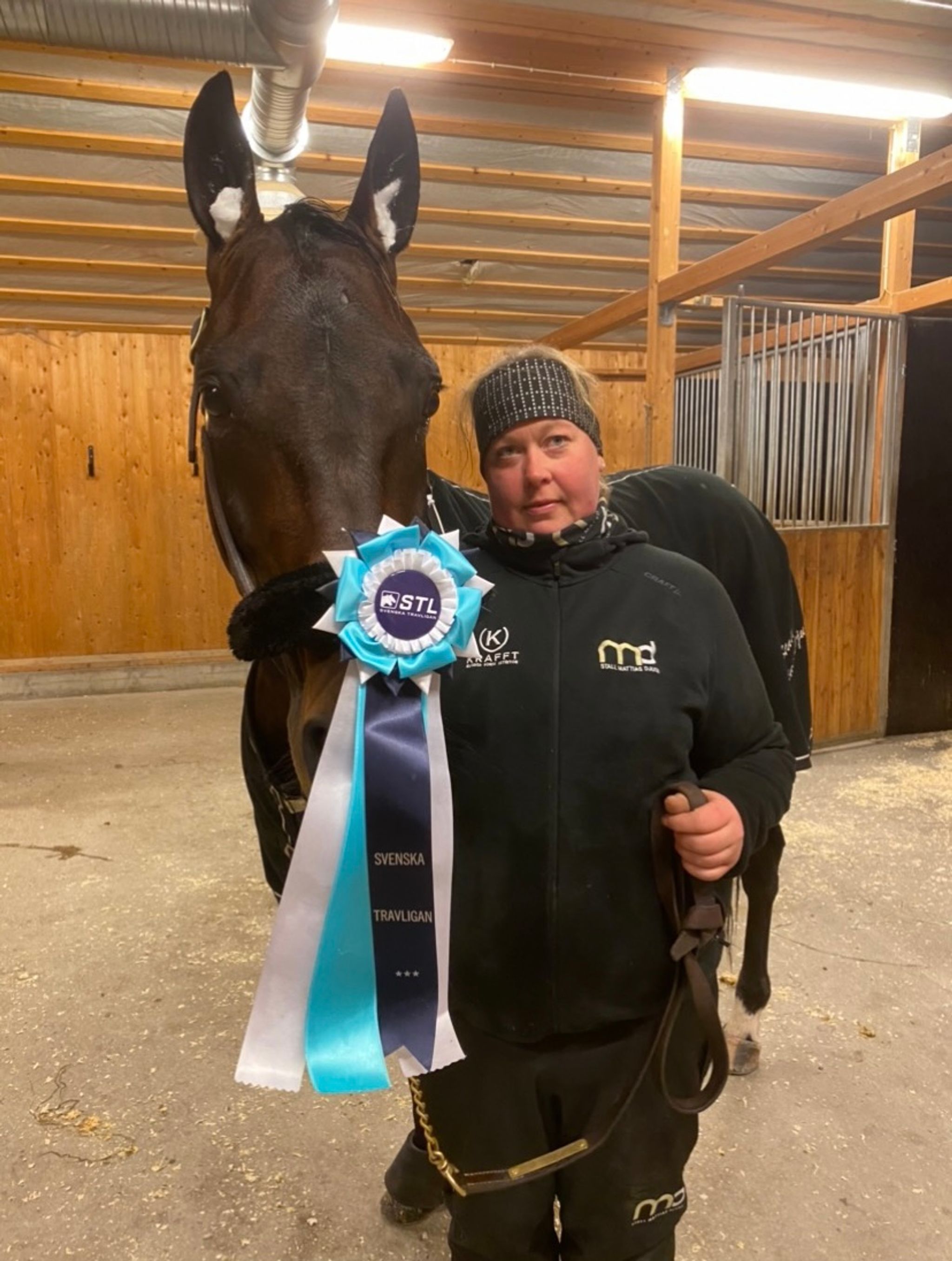 372236E4-A6F6-4492-A751-FAE0F286BCF3