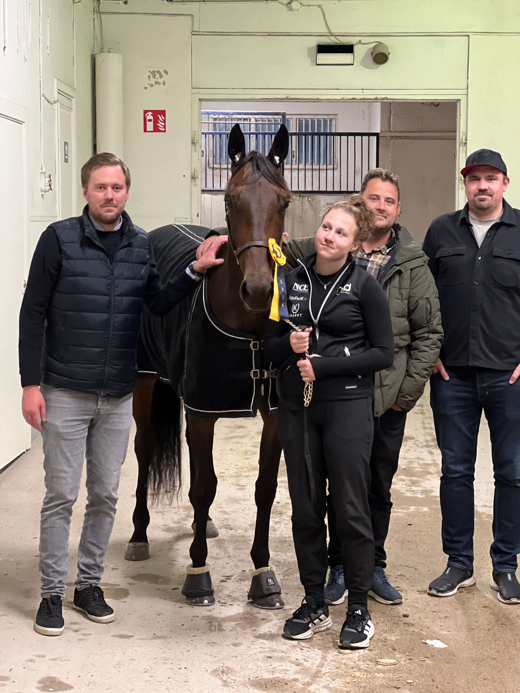 B7155DCD-0063-4C2A-A661-61FD5F16E425