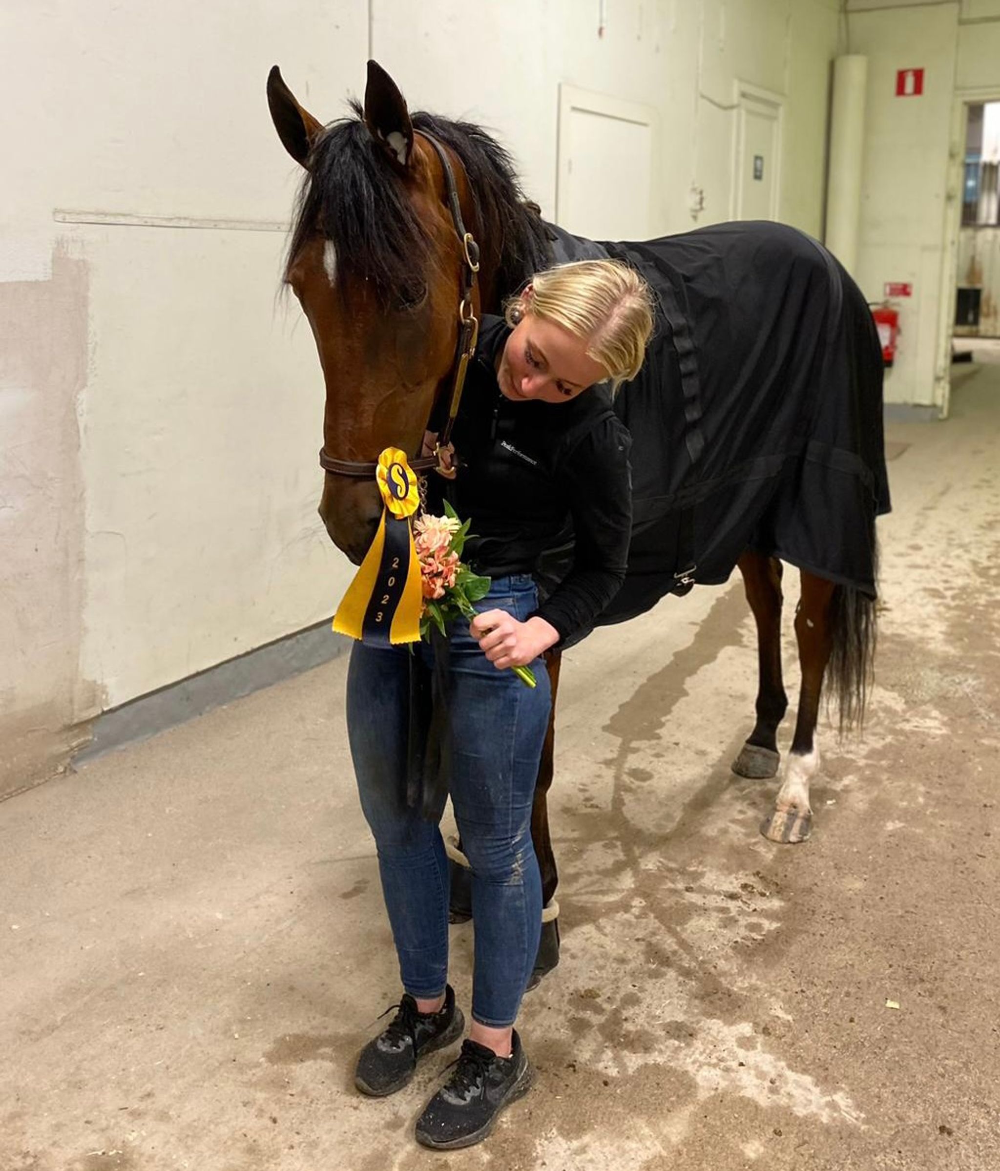 7A138FAC-1262-440F-8917-26294196FCB4