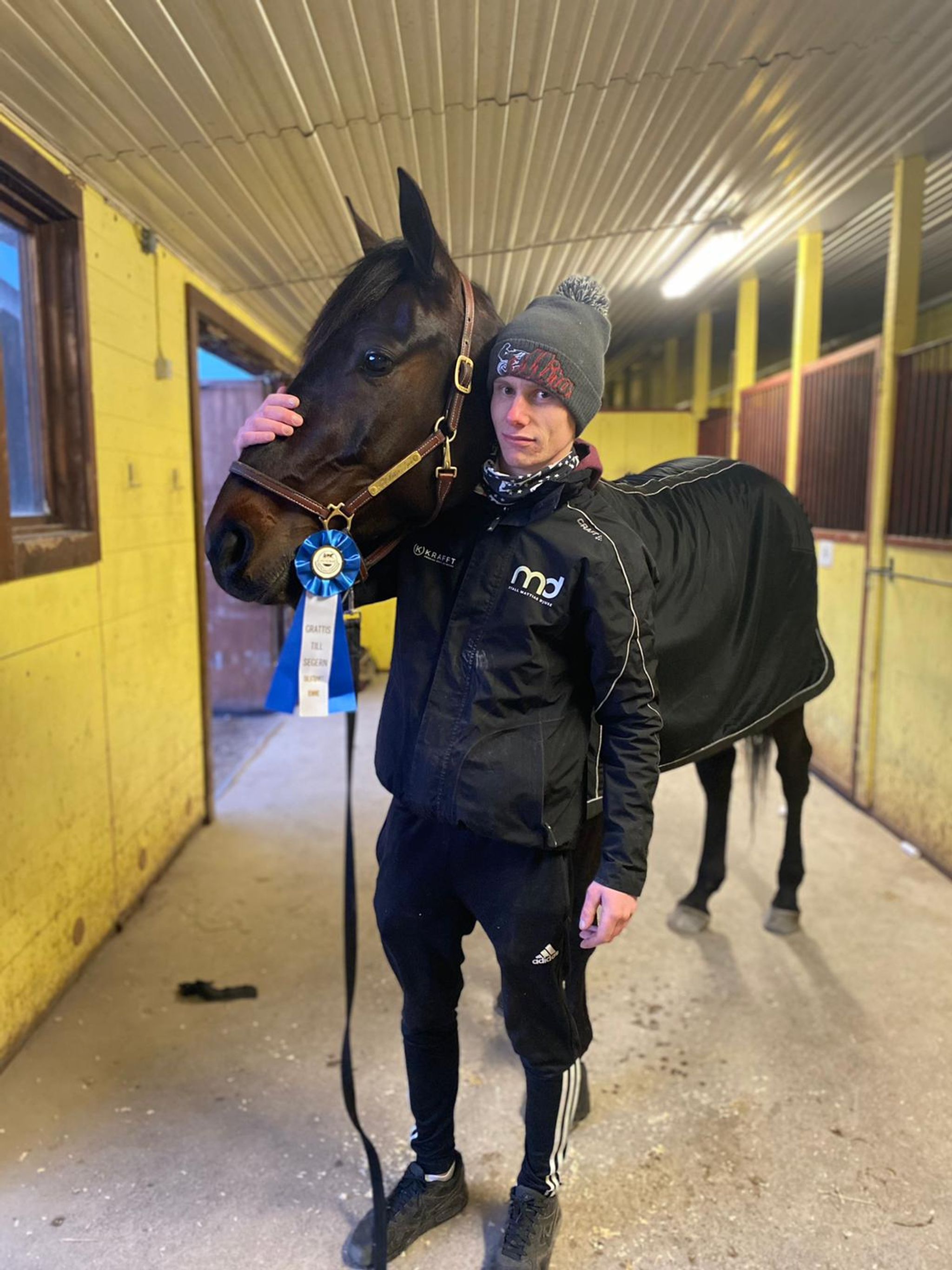 610DC8DA-0503-4A80-A6C4-1B4160954811