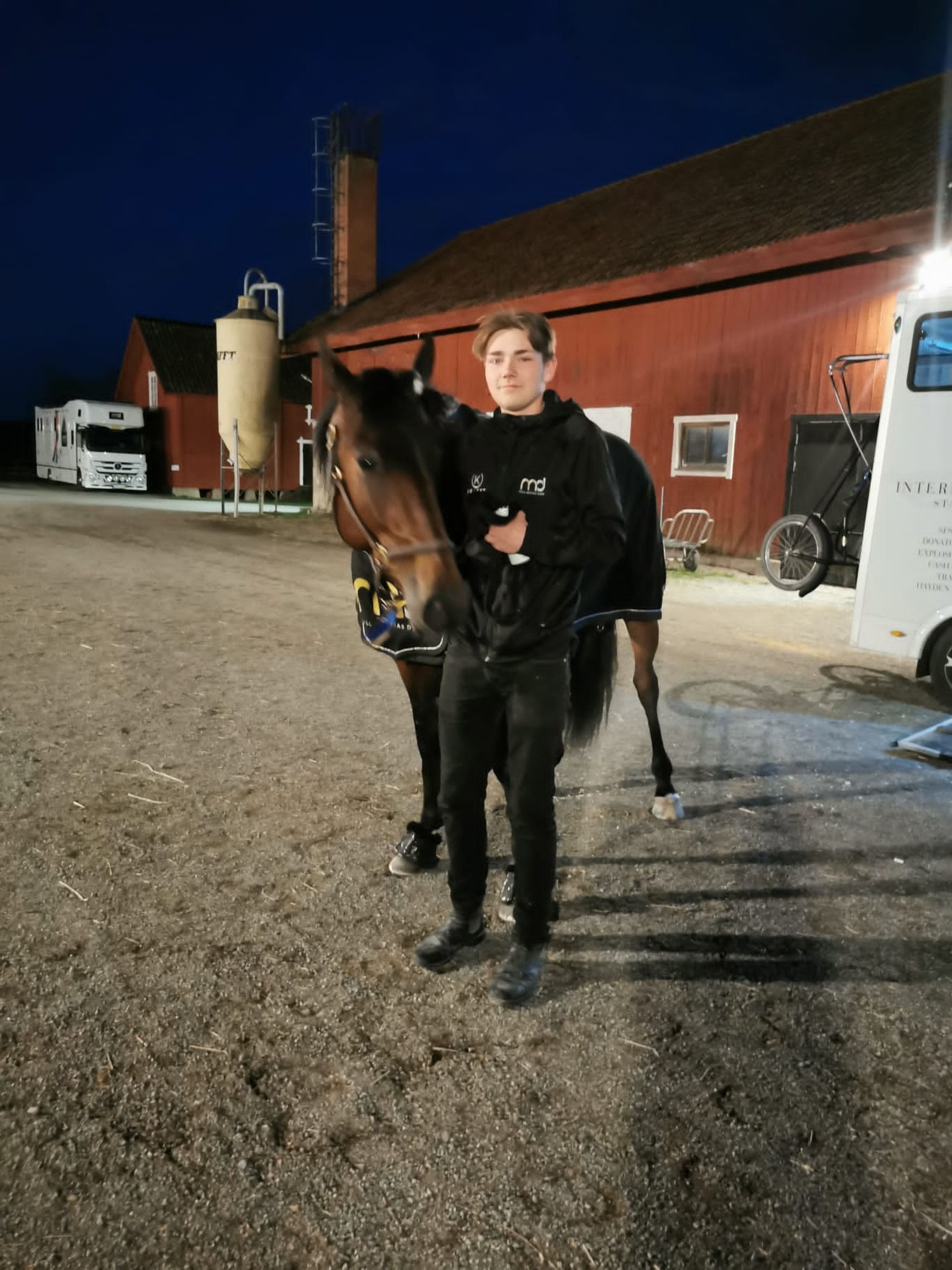 6997425B-CE0D-4C1A-BD81-E60E9449F602