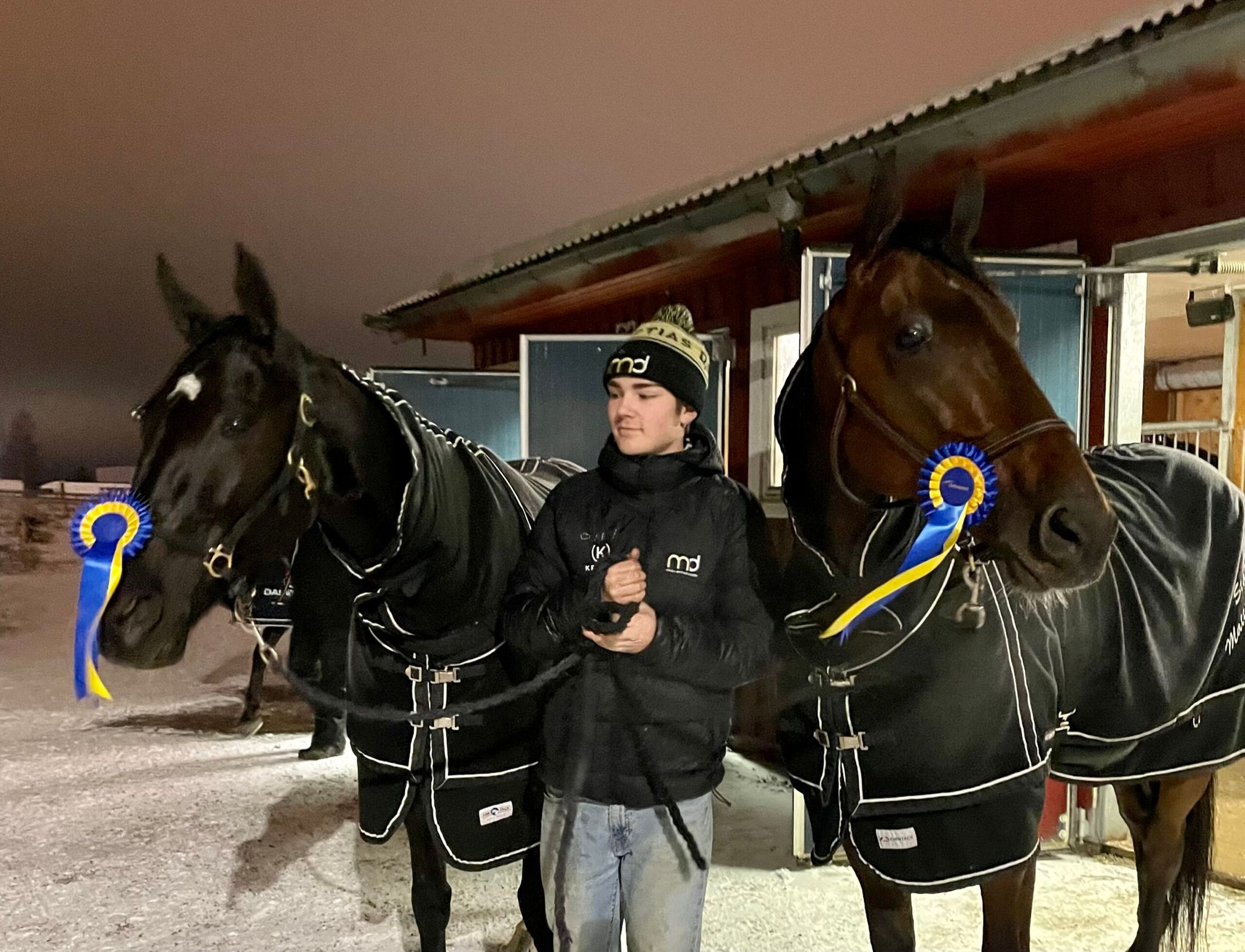 C6CAD59A-1324-42D7-8A1E-4EF7ADD9EF6E