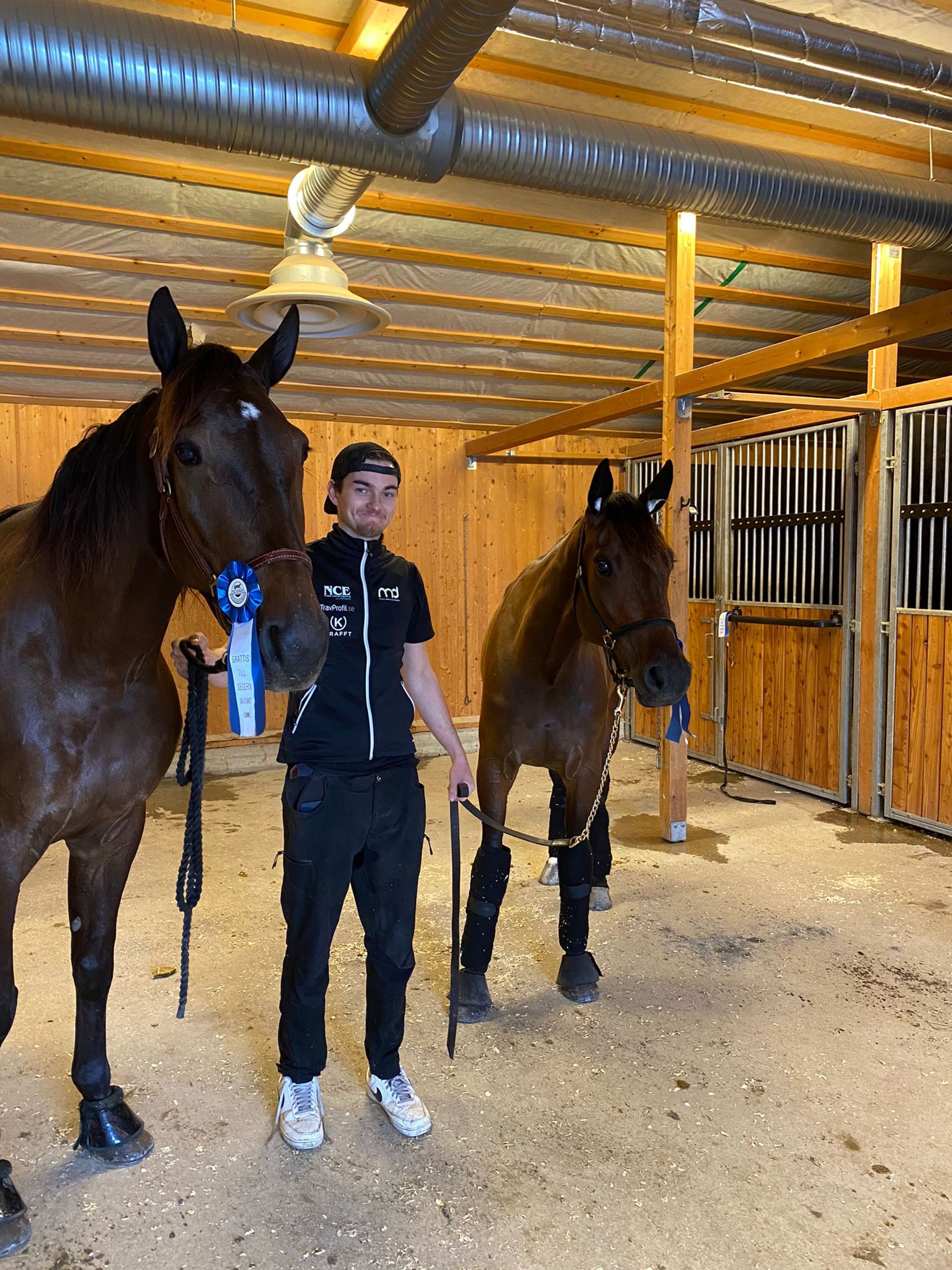 213DA27A-FCA4-42B9-BD01-7F9CFD7284E3