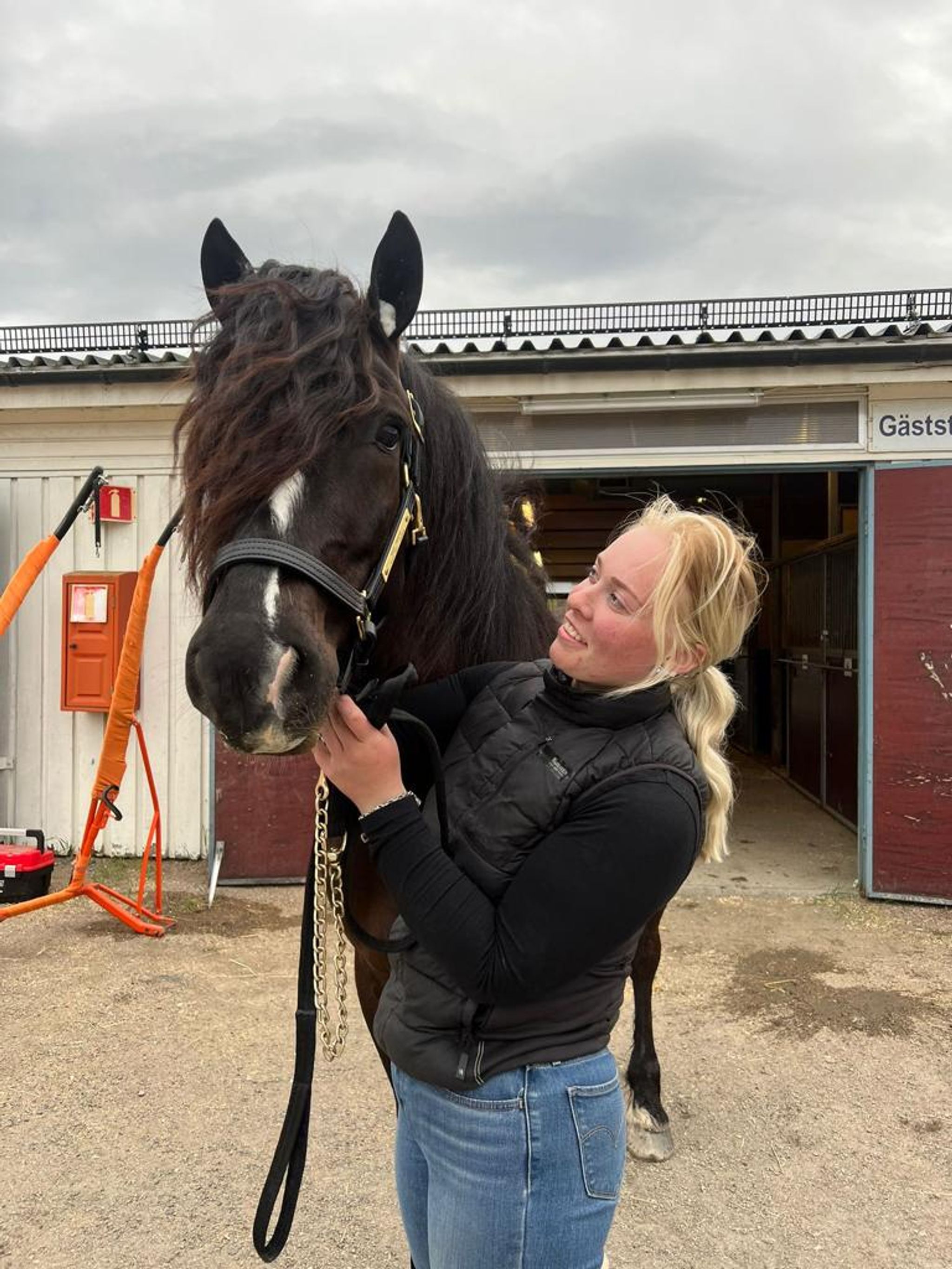 A5AC5D9A-76CF-428C-A989-0EBA9EB811E5