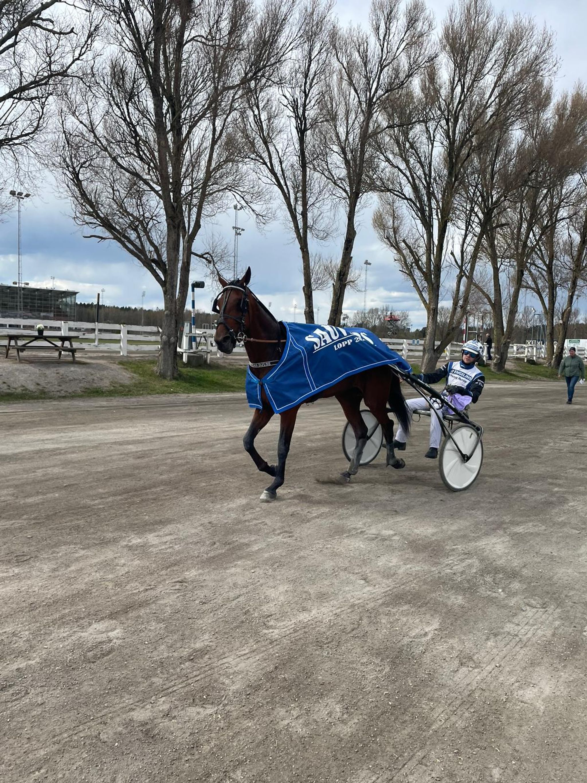 2BAAA775-D8C5-4968-B3A9-19A935A1CDAD