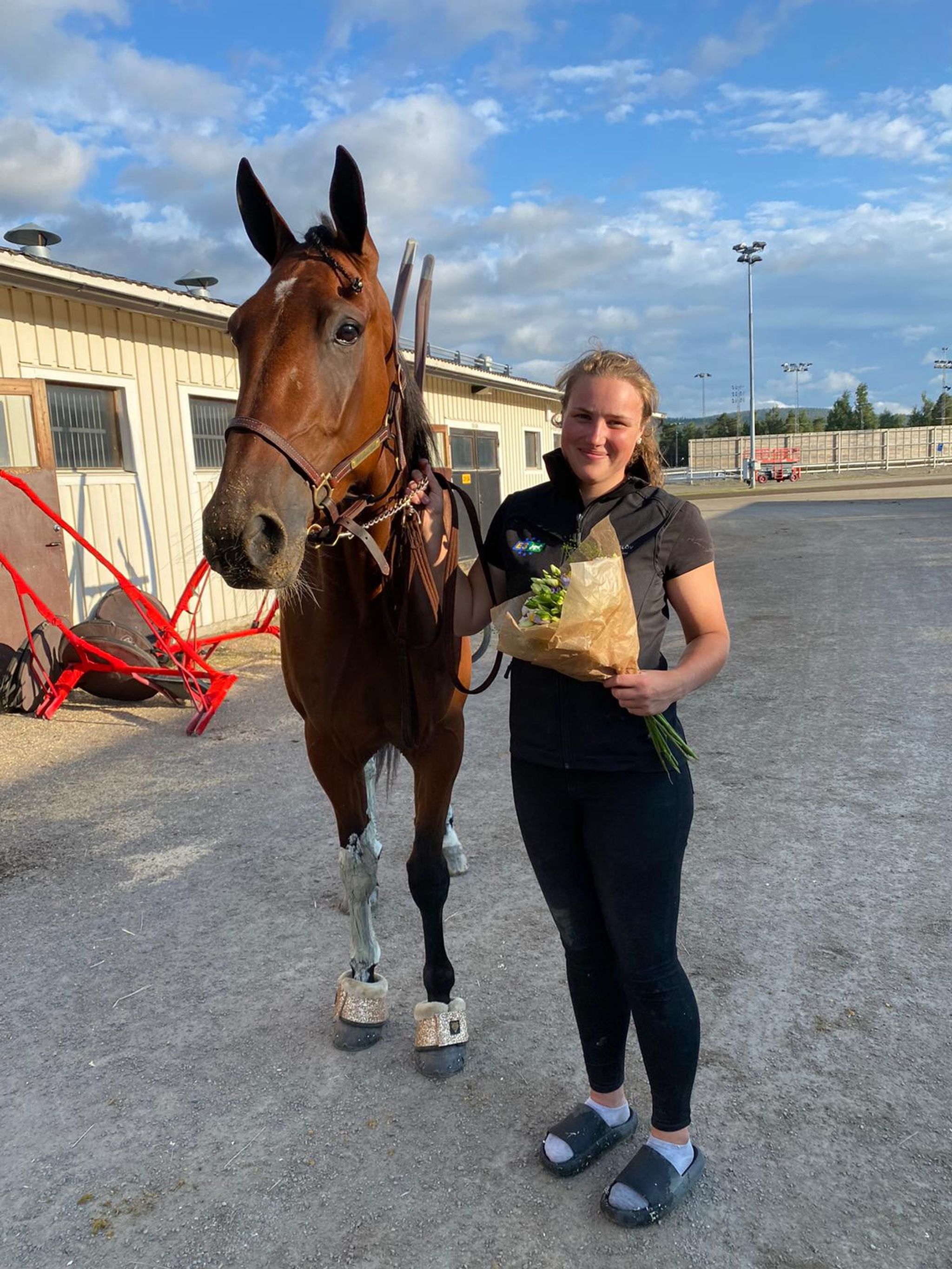 83696BFA-0825-4C41-BEFF-72FE8AC15E0D