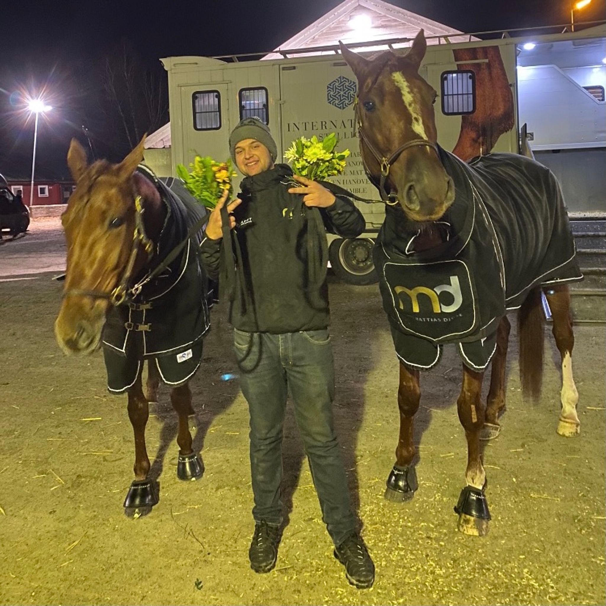 608DB094-2E42-467B-B1A5-4705C705574B