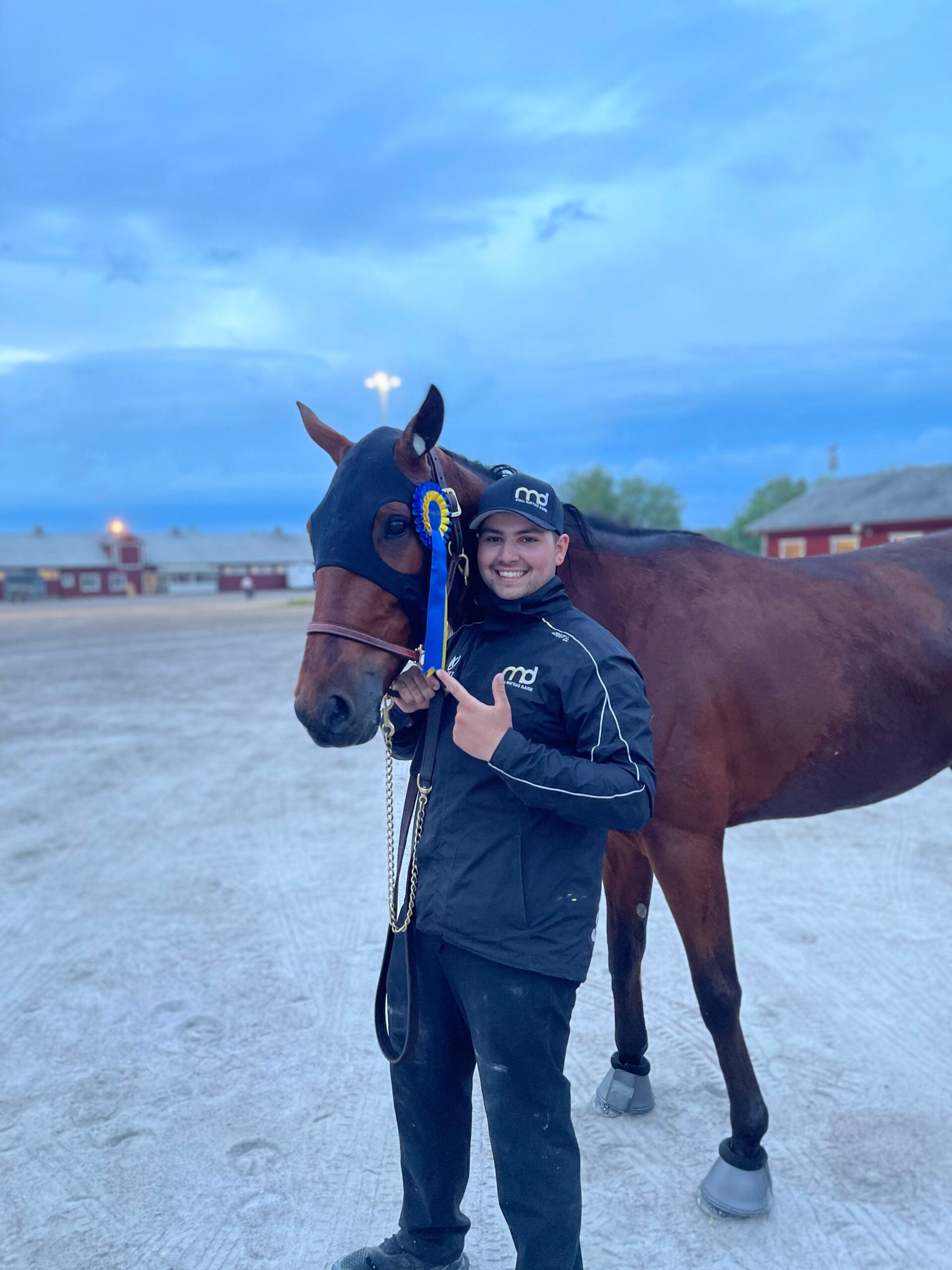 57223D01-28AB-4A3F-B203-DA43936F8E5E