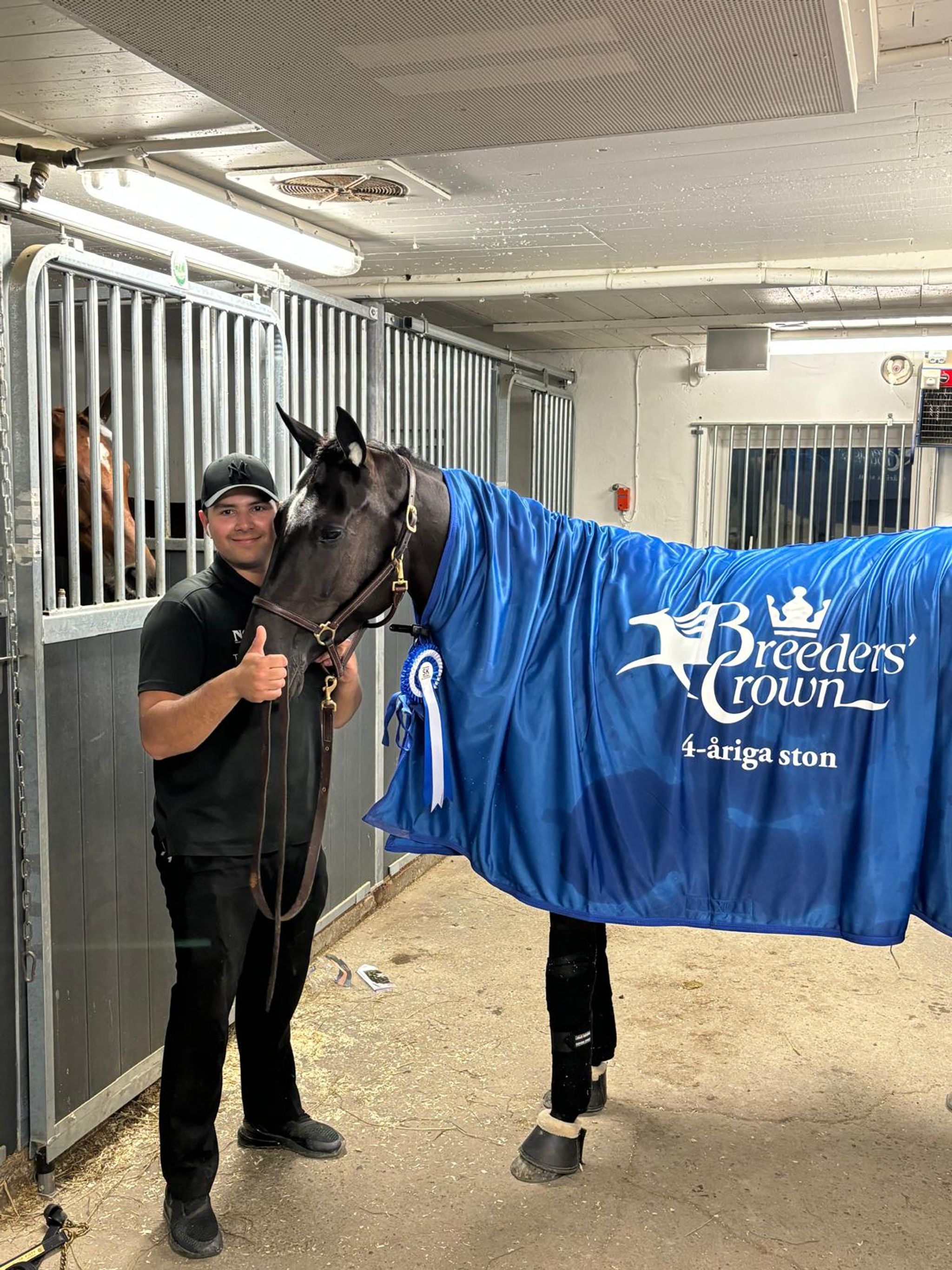 A6415BD7-43B2-42C2-A11A-25307E9DB3C0