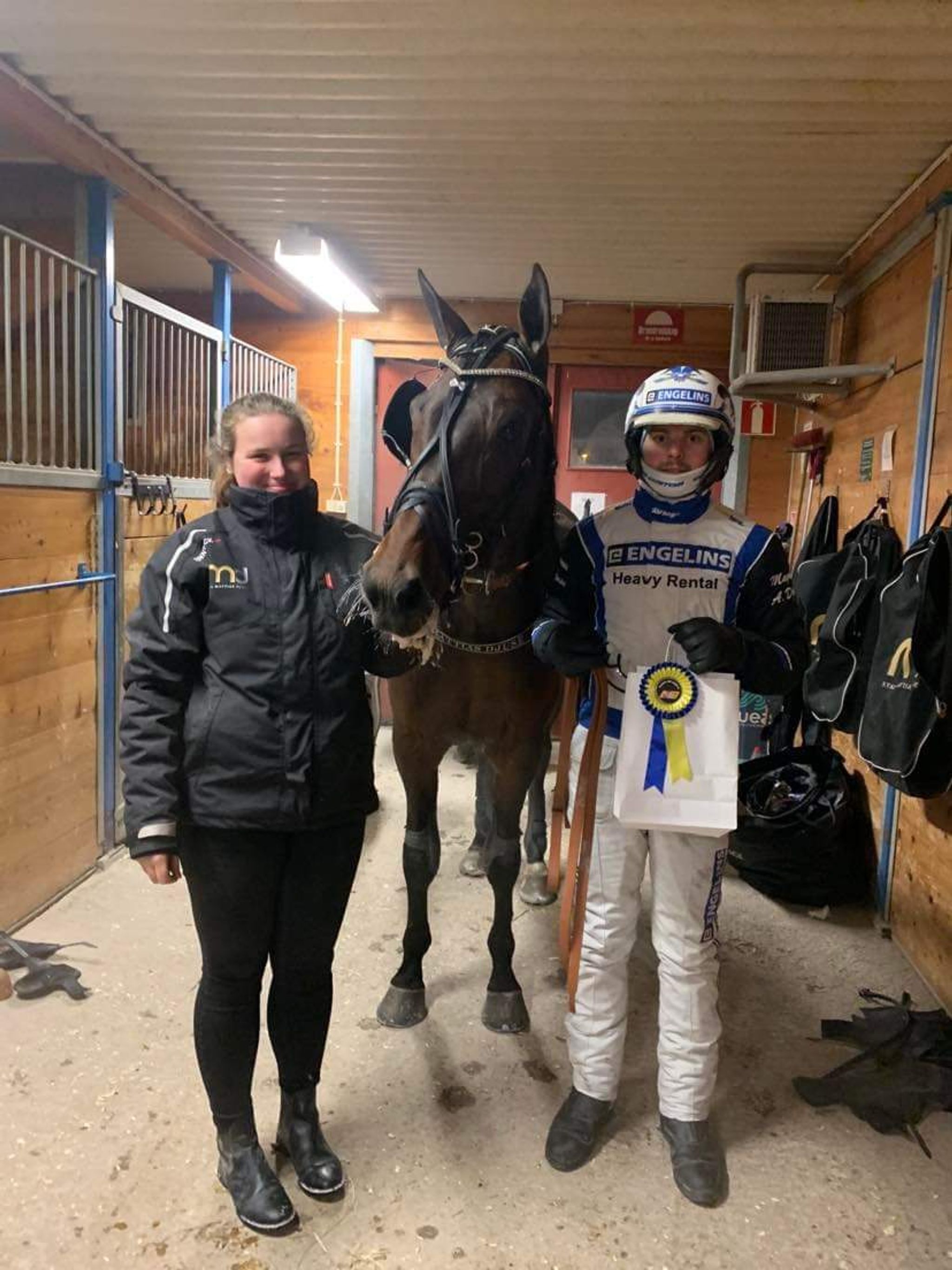 042123AA-6044-40C0-8F36-984E63C085C0