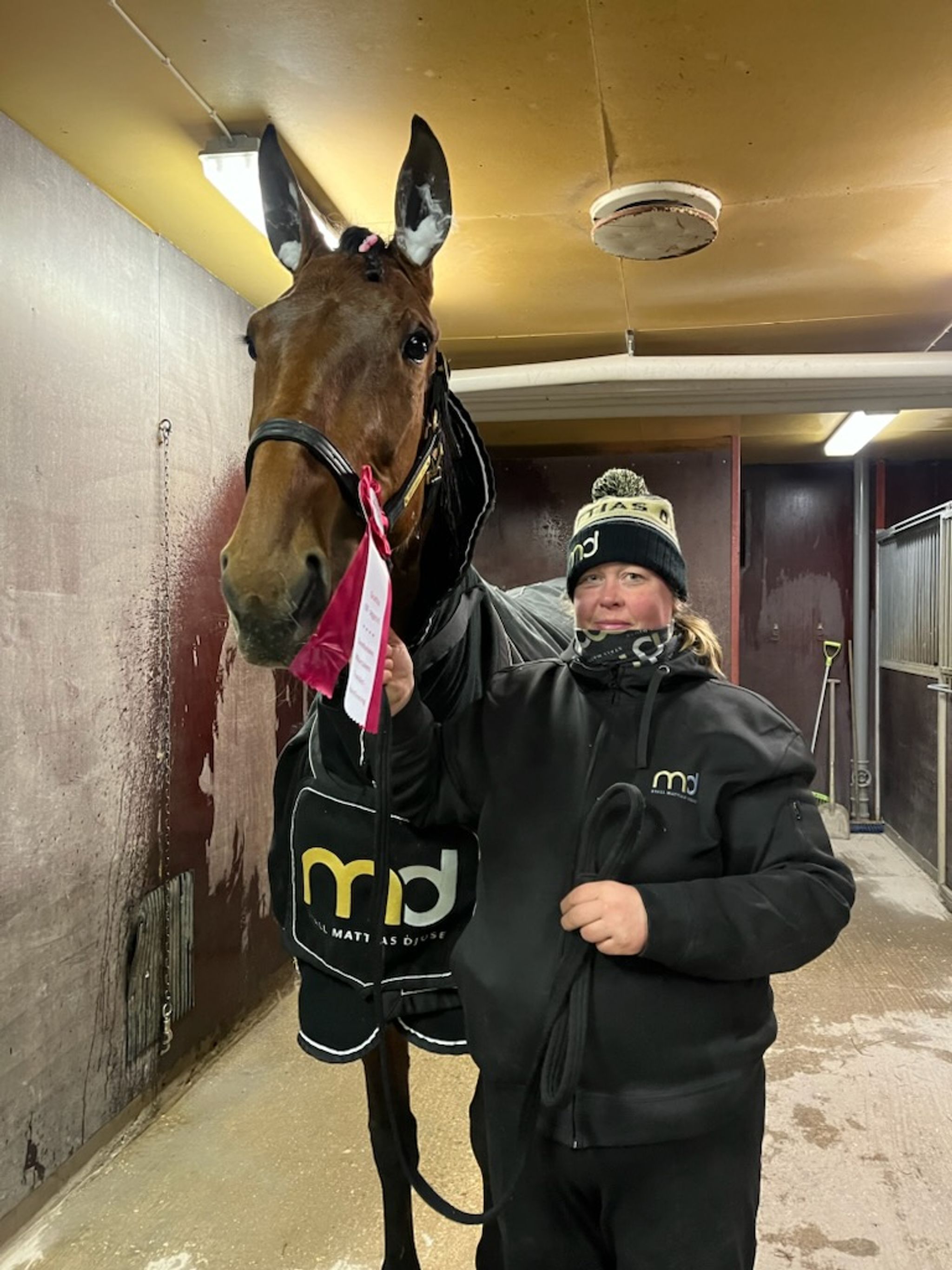 39D3DBEE-C5BB-4479-B256-CE297850094B