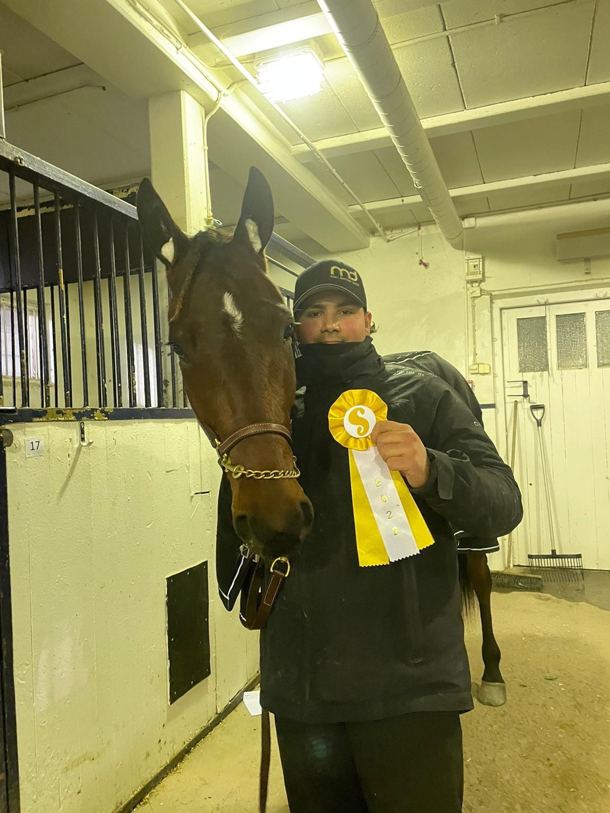 C9B9B3B5-BB2B-4FCA-B1EC-693870C22217