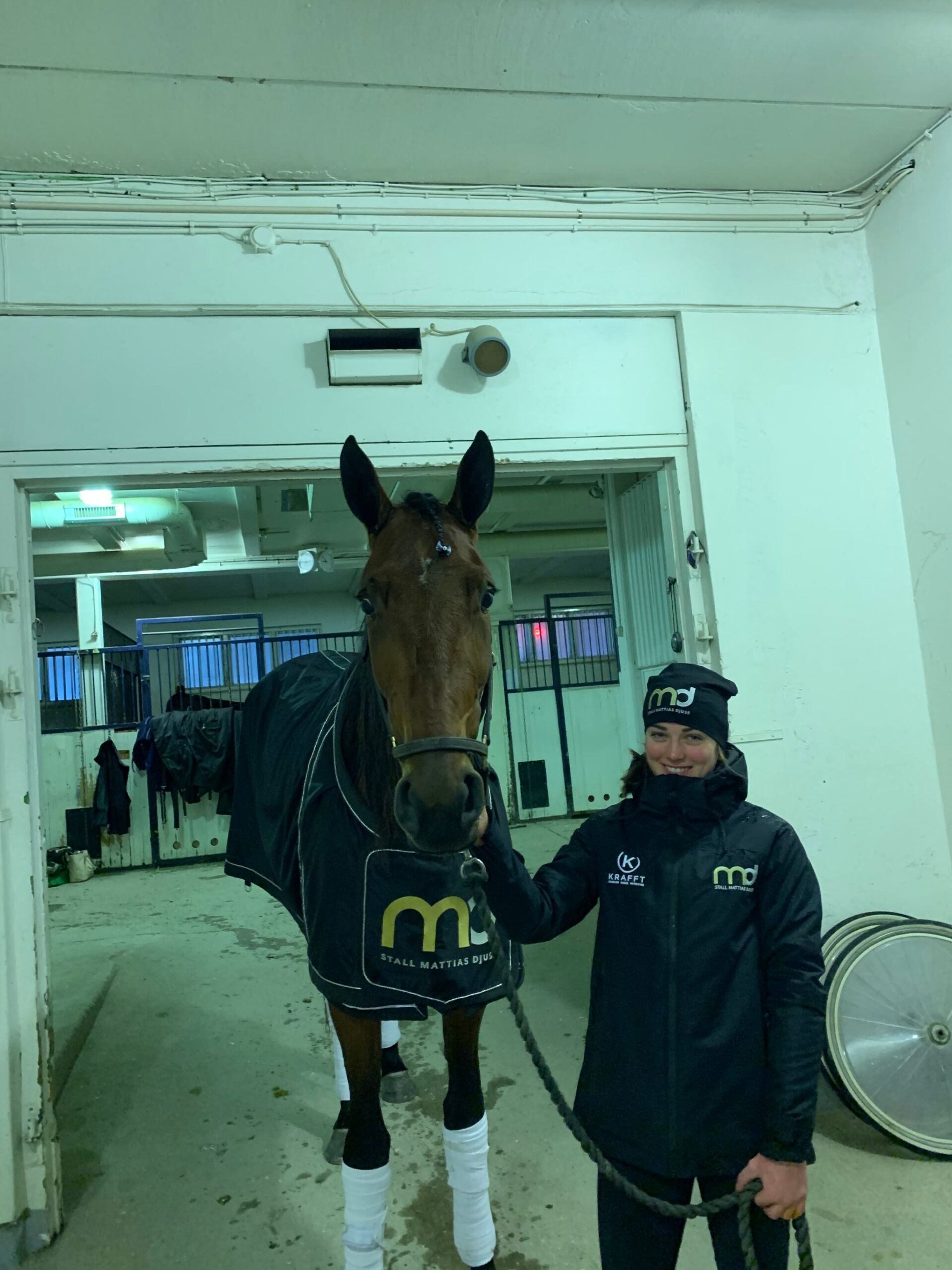 4AF6E4A7-5188-4FCE-85C9-59F0361194DC