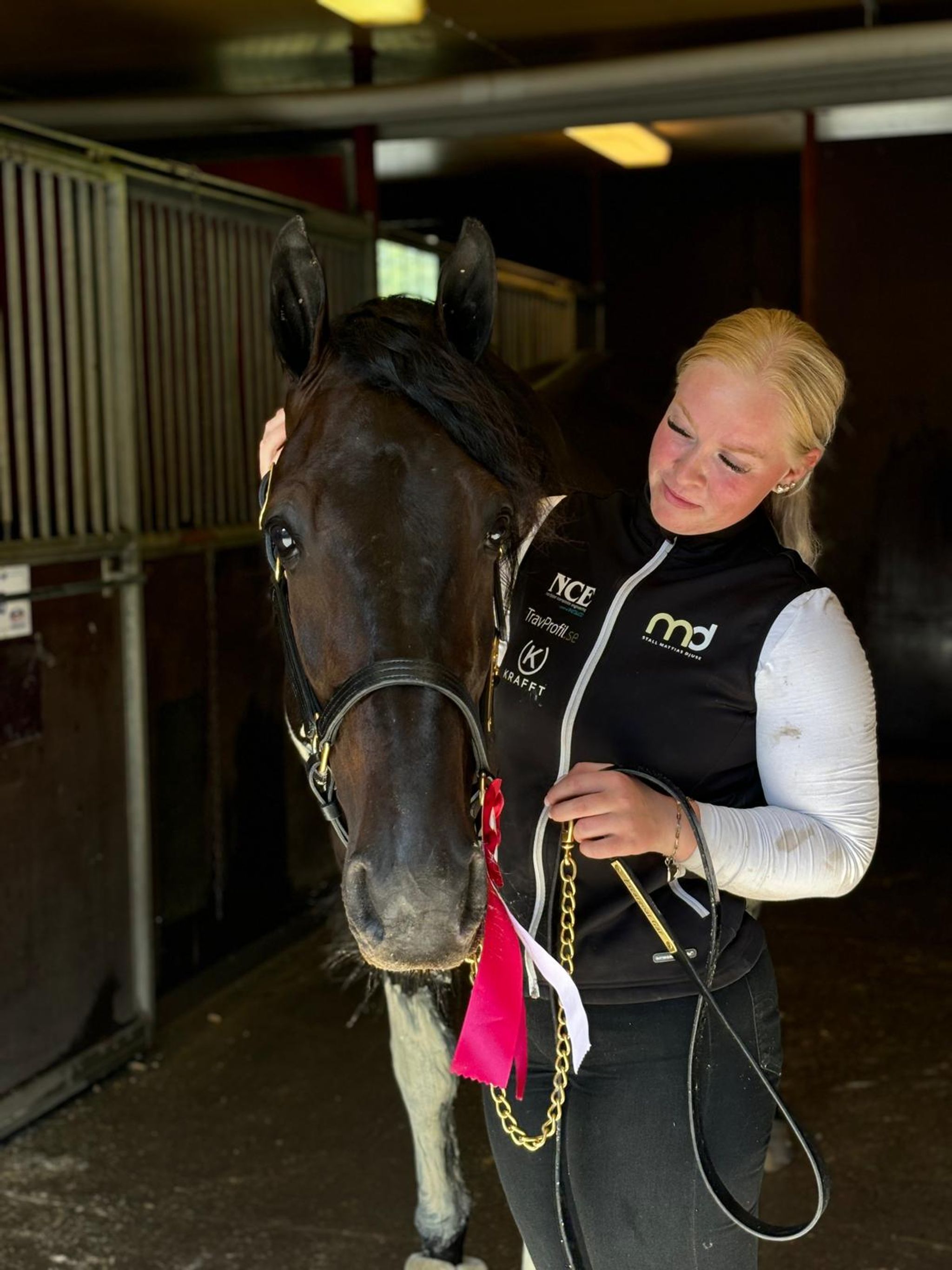 12C0E948-B9A2-48C6-9677-1BF96F0E0FA9