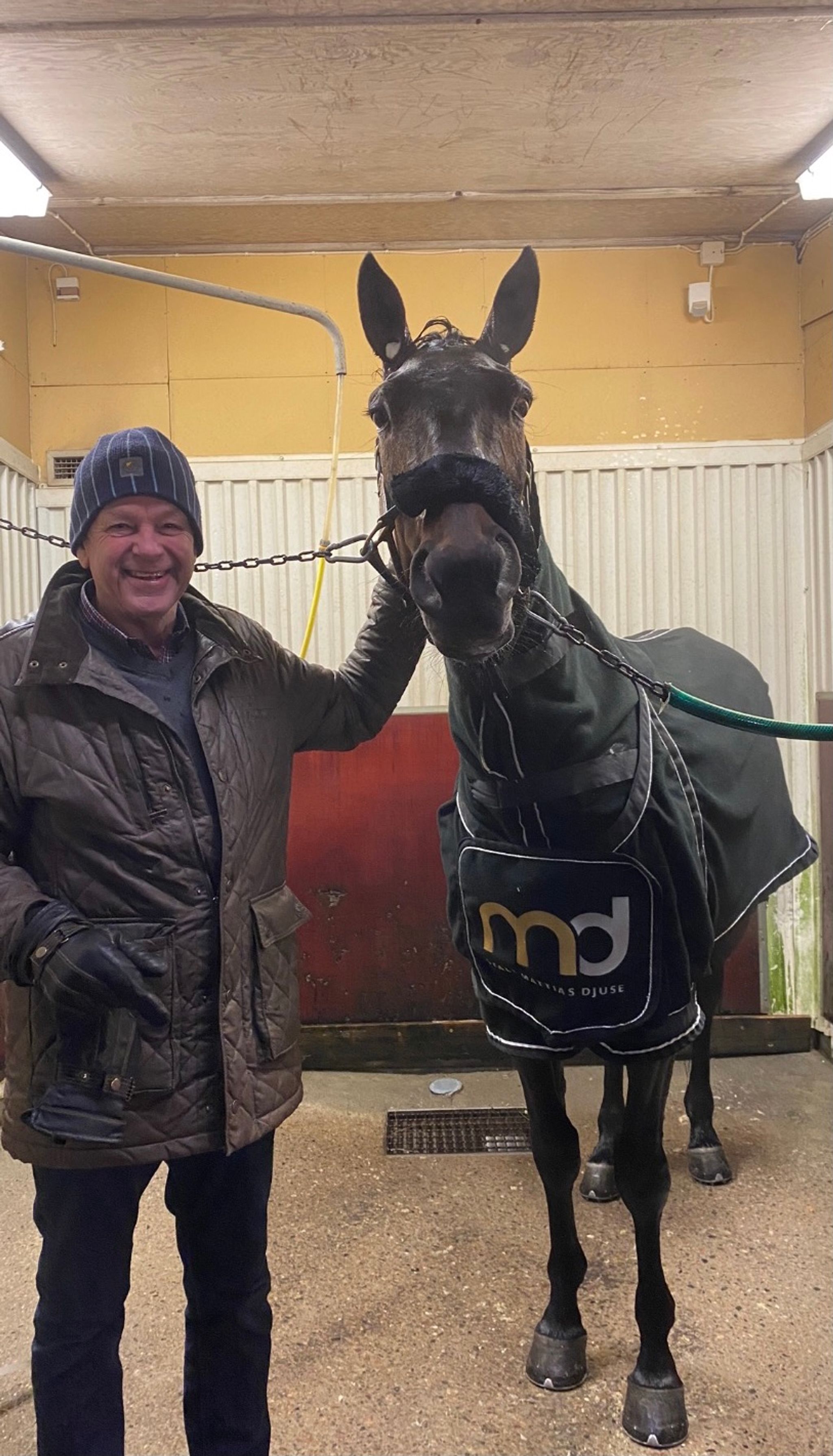 41C34B15-18C8-48FC-ABE4-5A4122B1BCCC