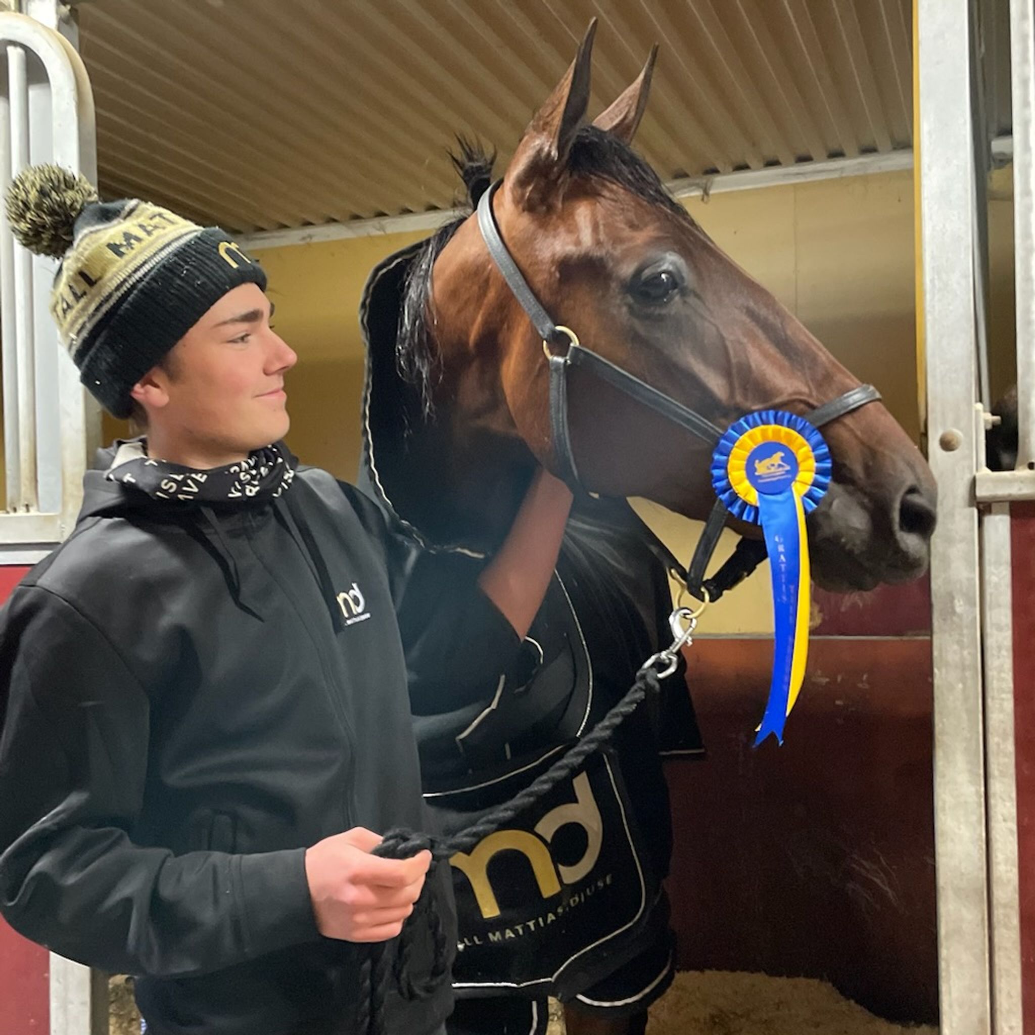 1958EF5F-4286-4547-8180-0203639449AA