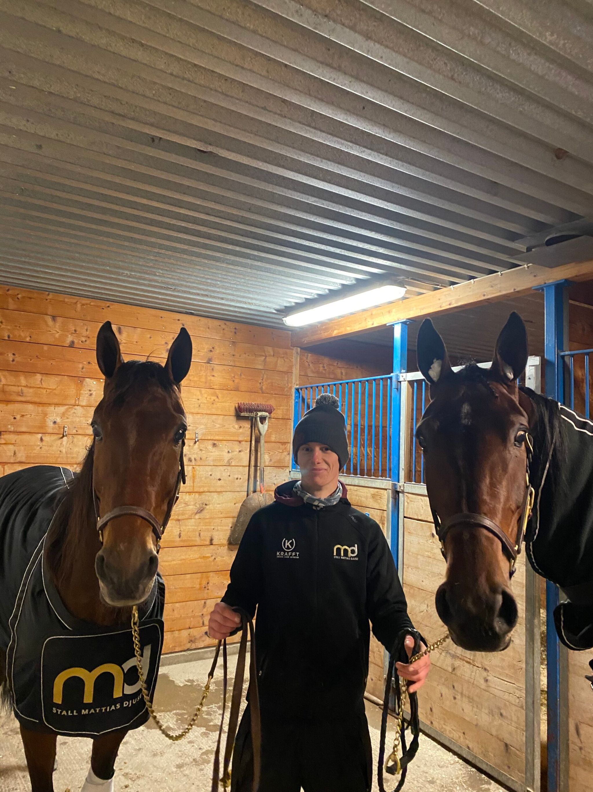 C5869729-F1F3-40E1-AA75-1C94C6882956