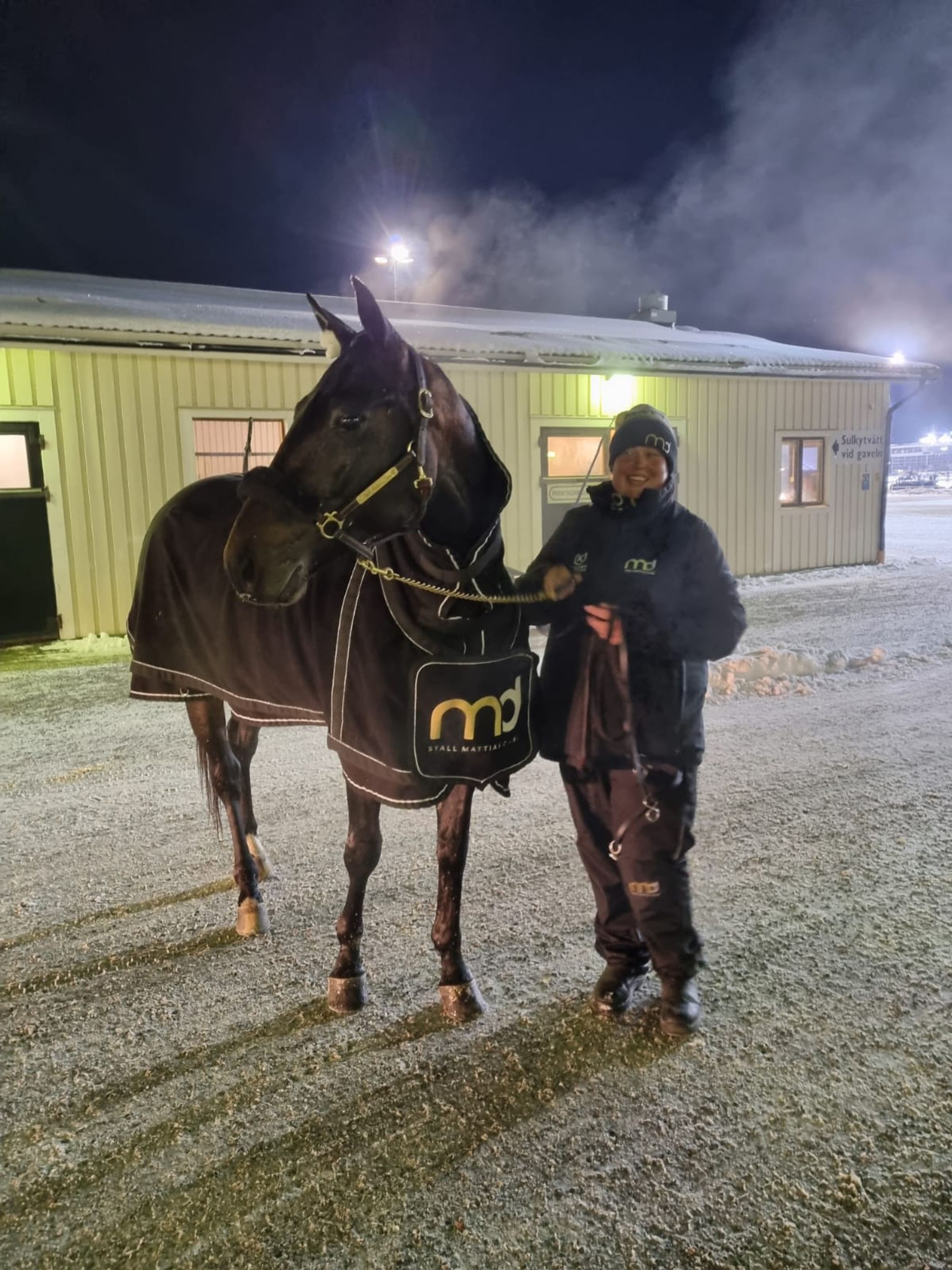 755925C1-4521-4B27-9D0C-2C8BFD1B507F