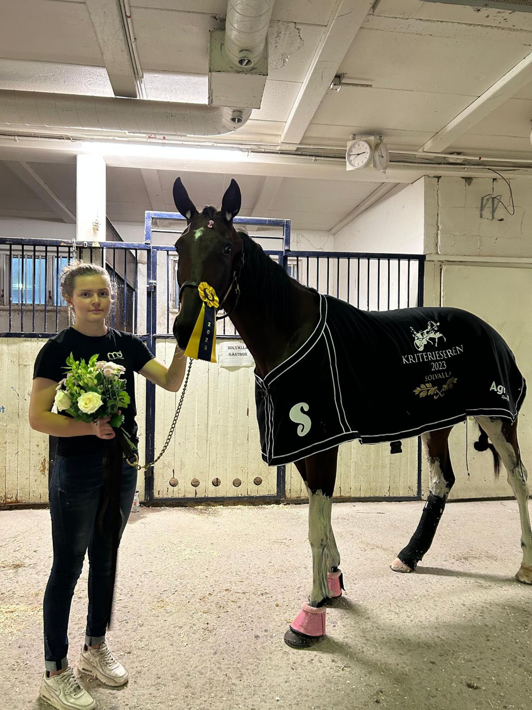 09C8EC11-015F-4D44-87D4-F650207BC9E3