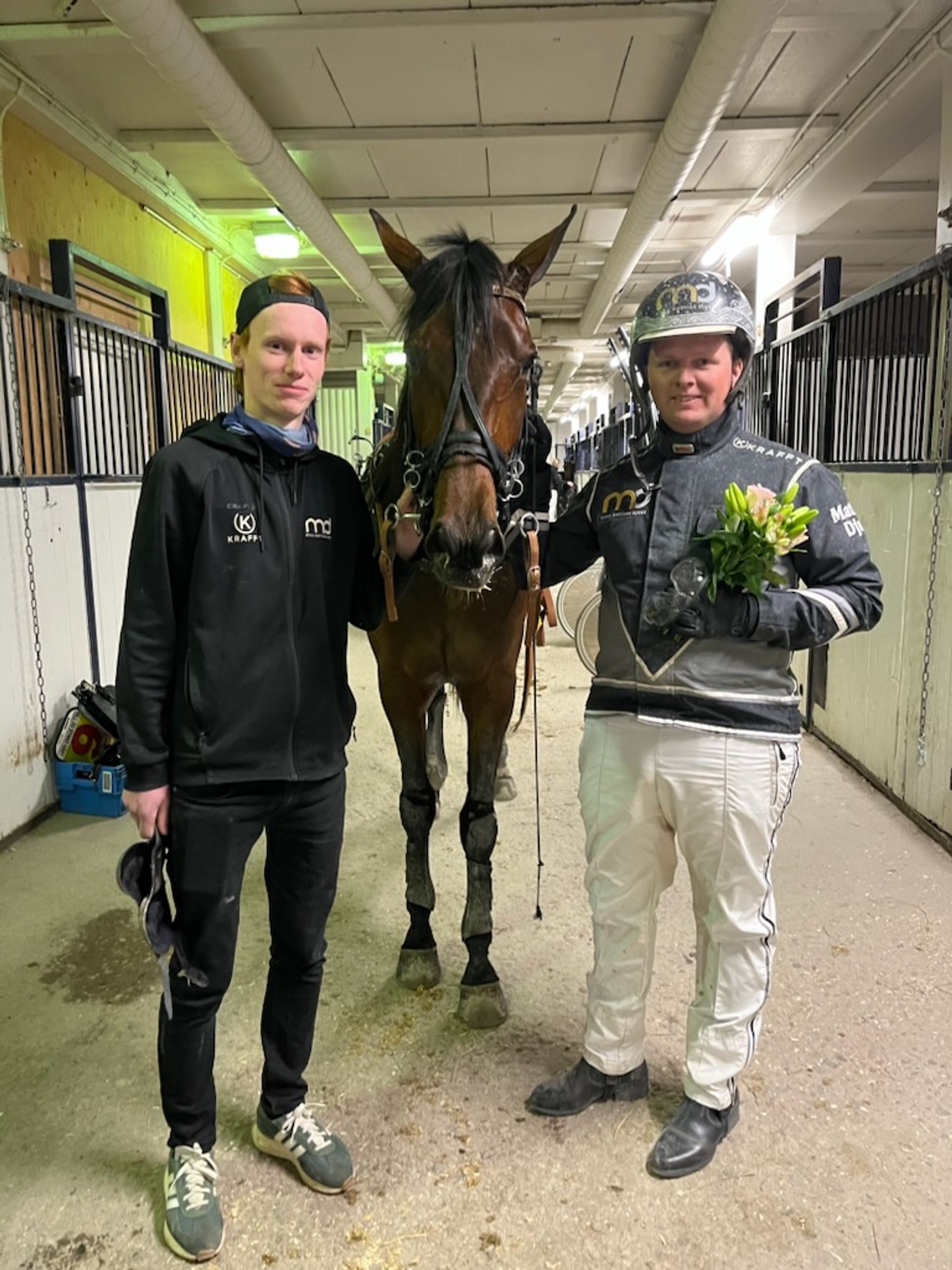 20D1B9F2-BFEA-4CF0-BCCC-1BE9BAB6B78D