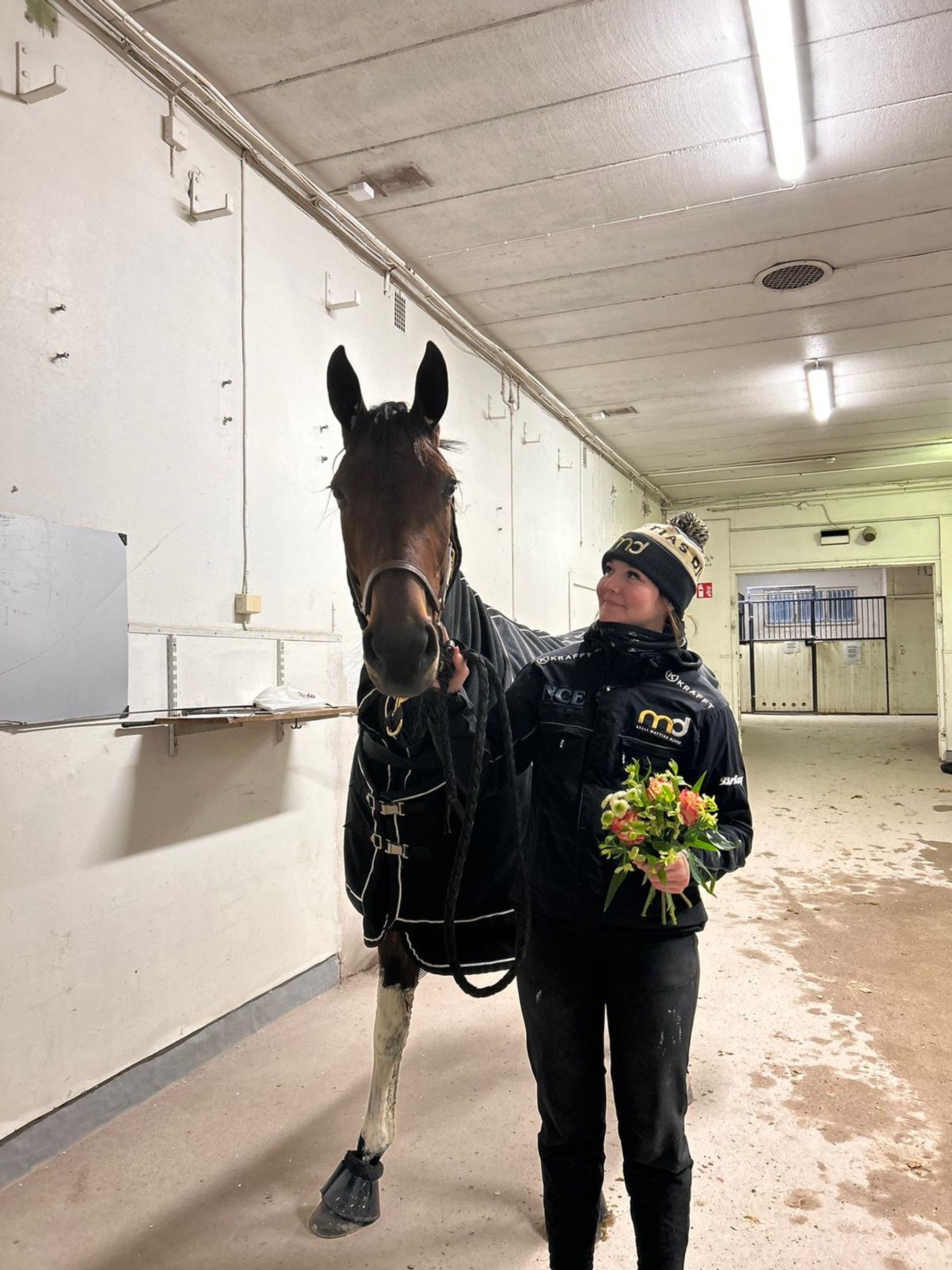 1289b051-e0fb-49d0-a3ee-aa3086a2c54e