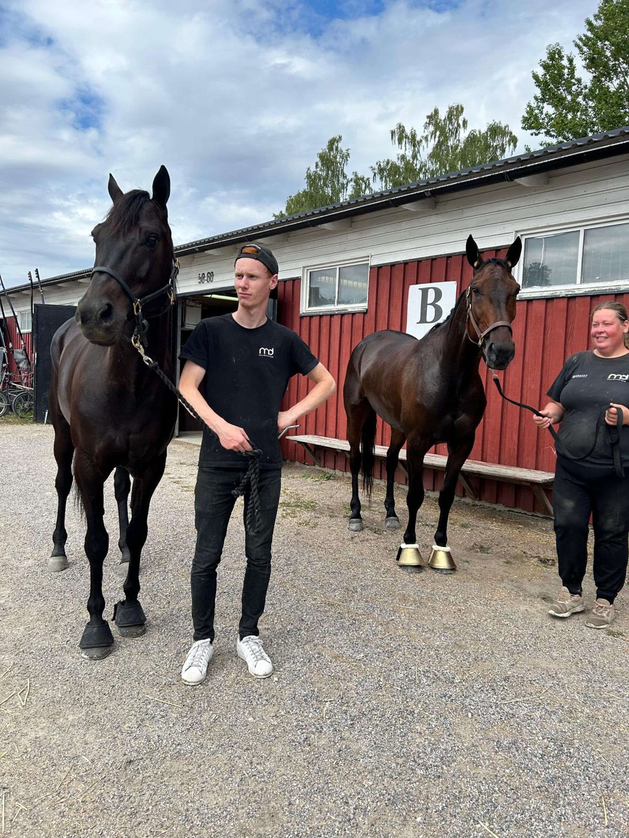 C0DBDC21-201C-40DC-9342-3937D4CA3D6E